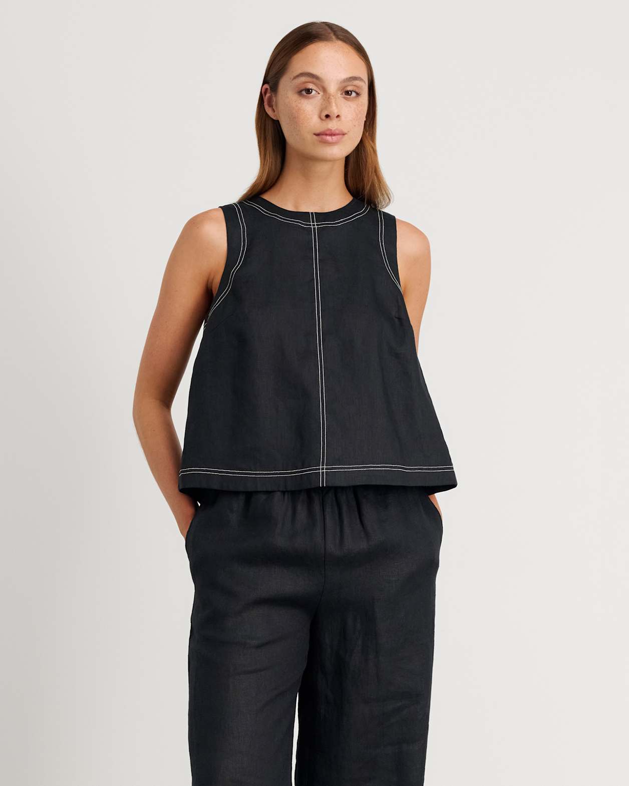 Ann Linen Open Back Top in BLACK