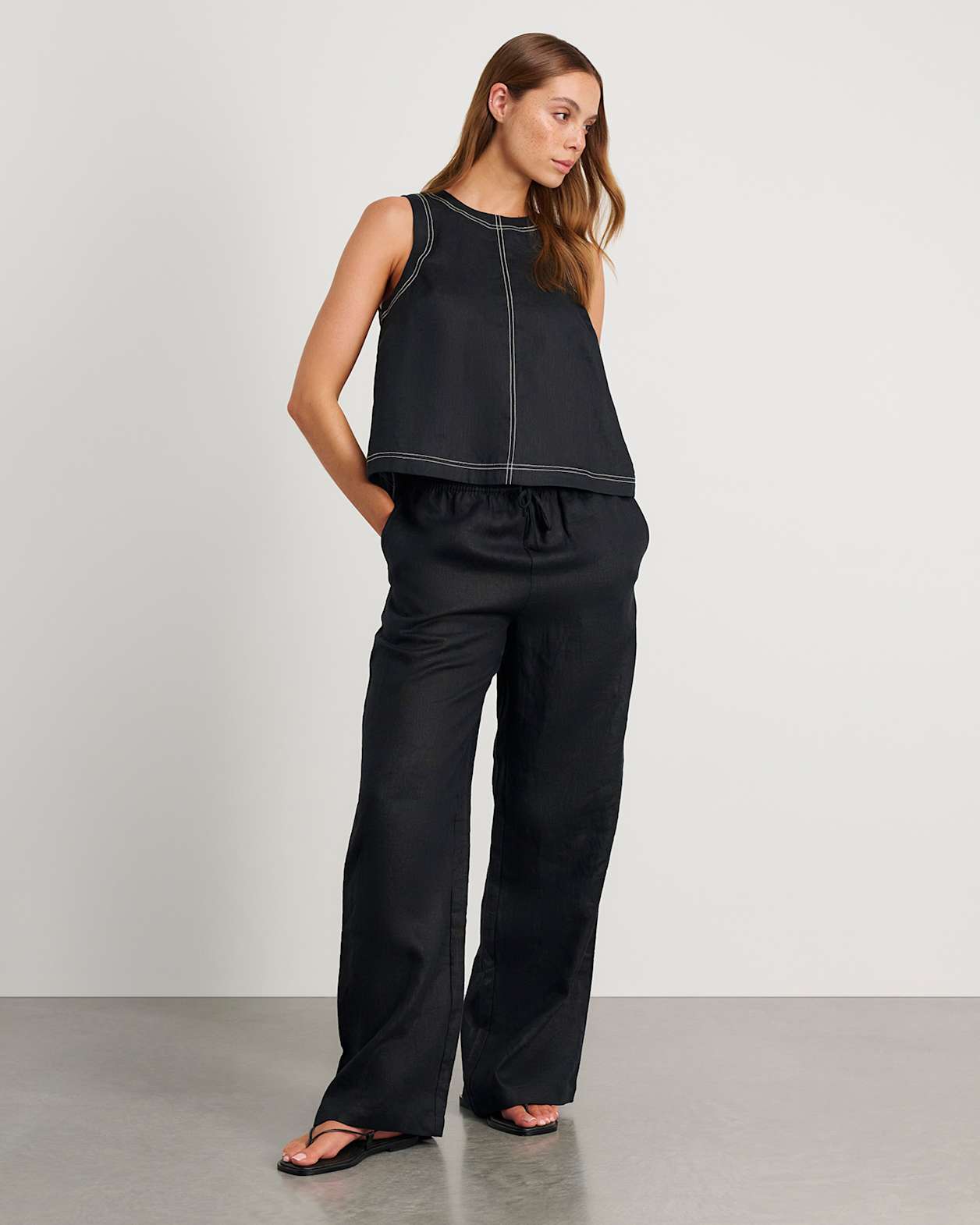 Ann Linen Open Back Top in BLACK