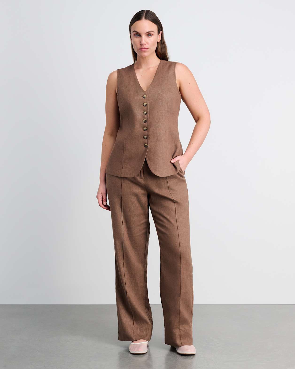 Kayla Linen Vest in CHOCOLATE