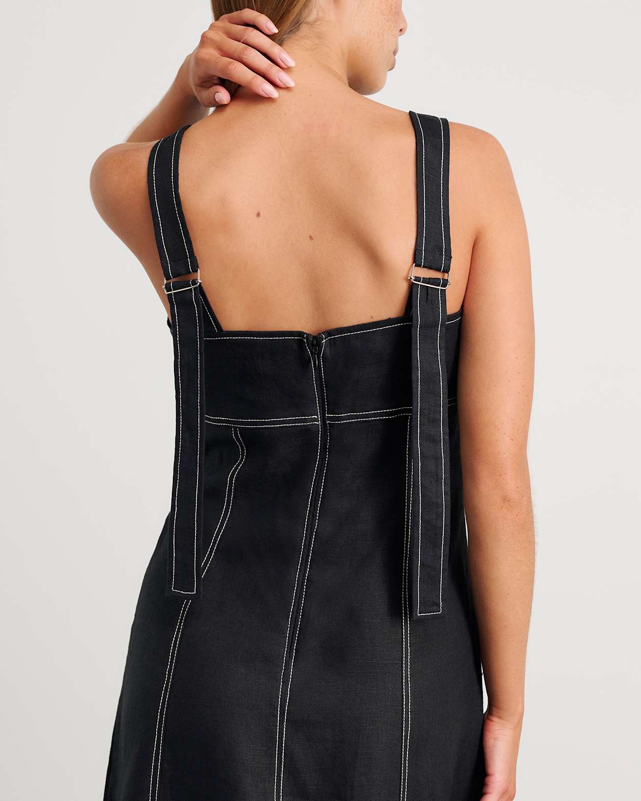 Daphne Linen Dress in BLACK