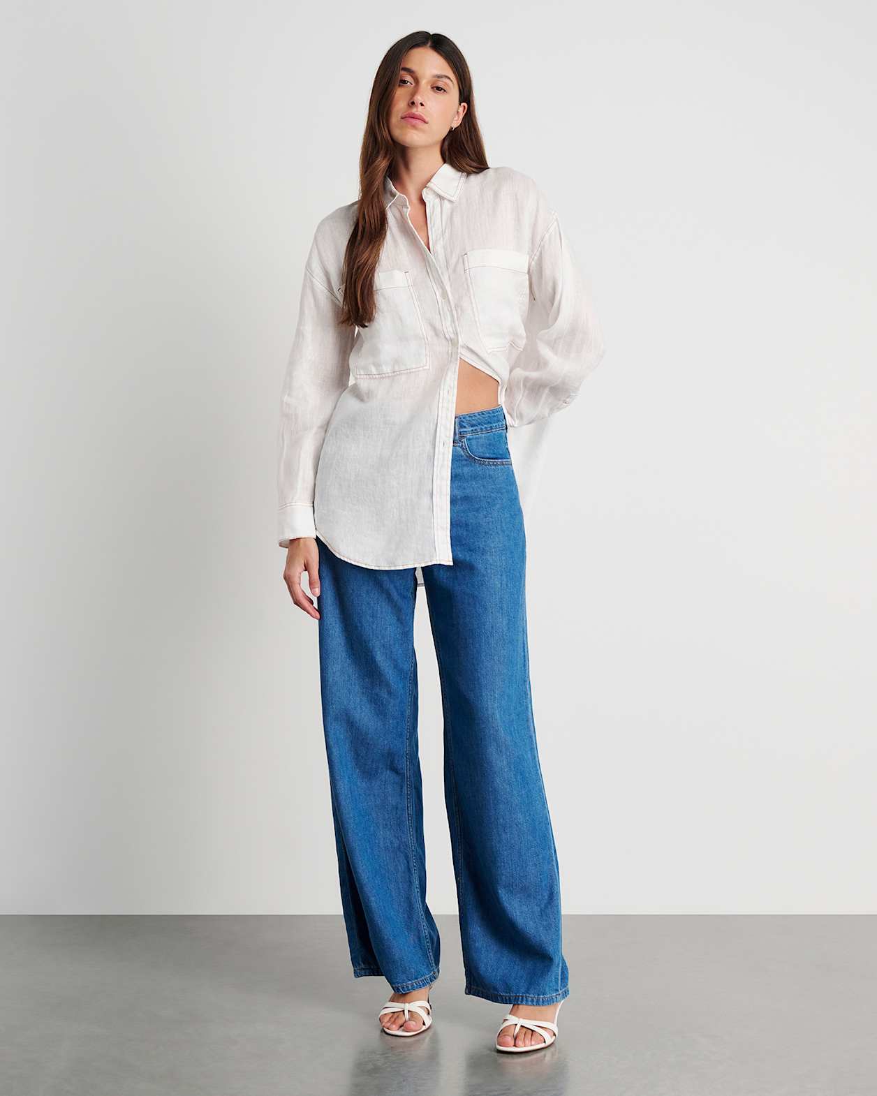 Cindy Oversized Shirt in WHITE