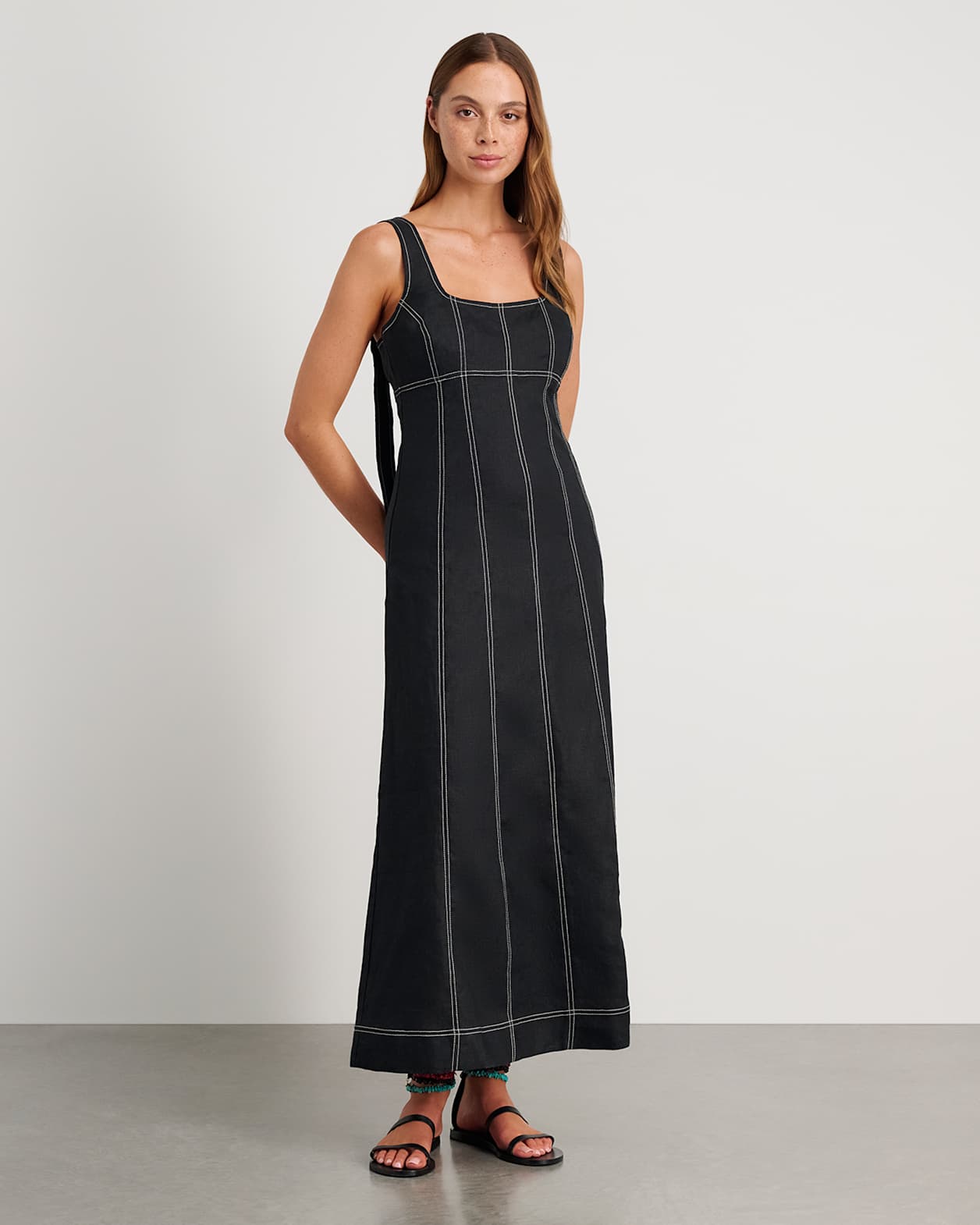 Daphne Linen Dress in BLACK