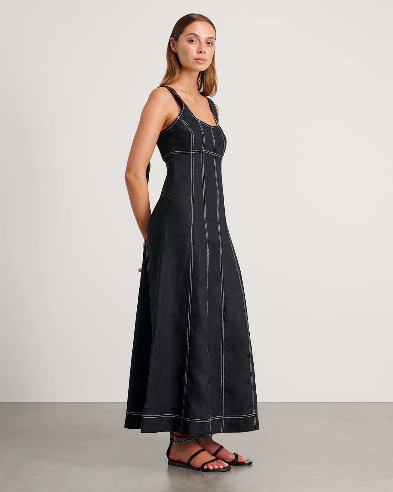 Daphne Linen Dress in BLACK