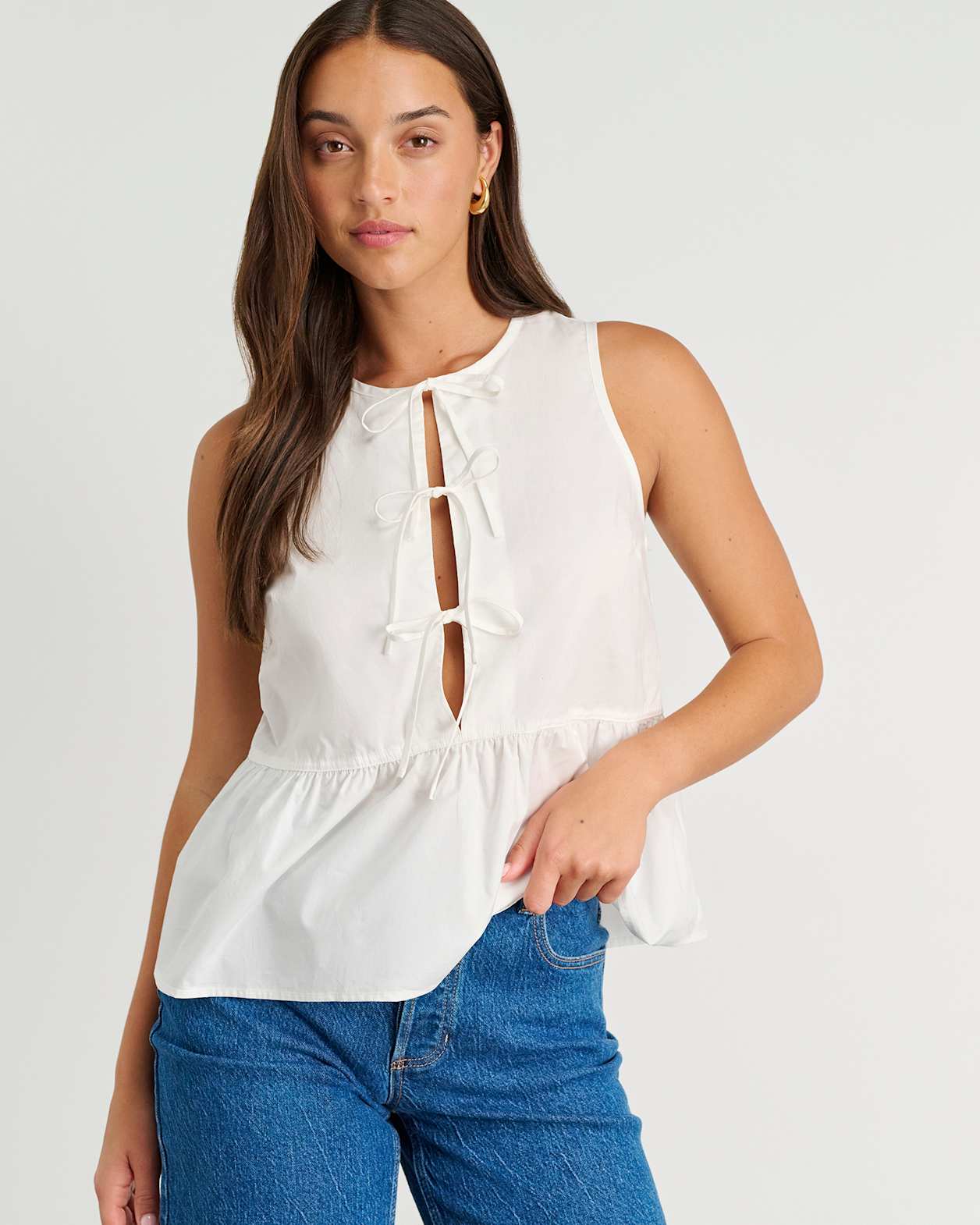 Poplin Sleeveless Tie Top in WHITE