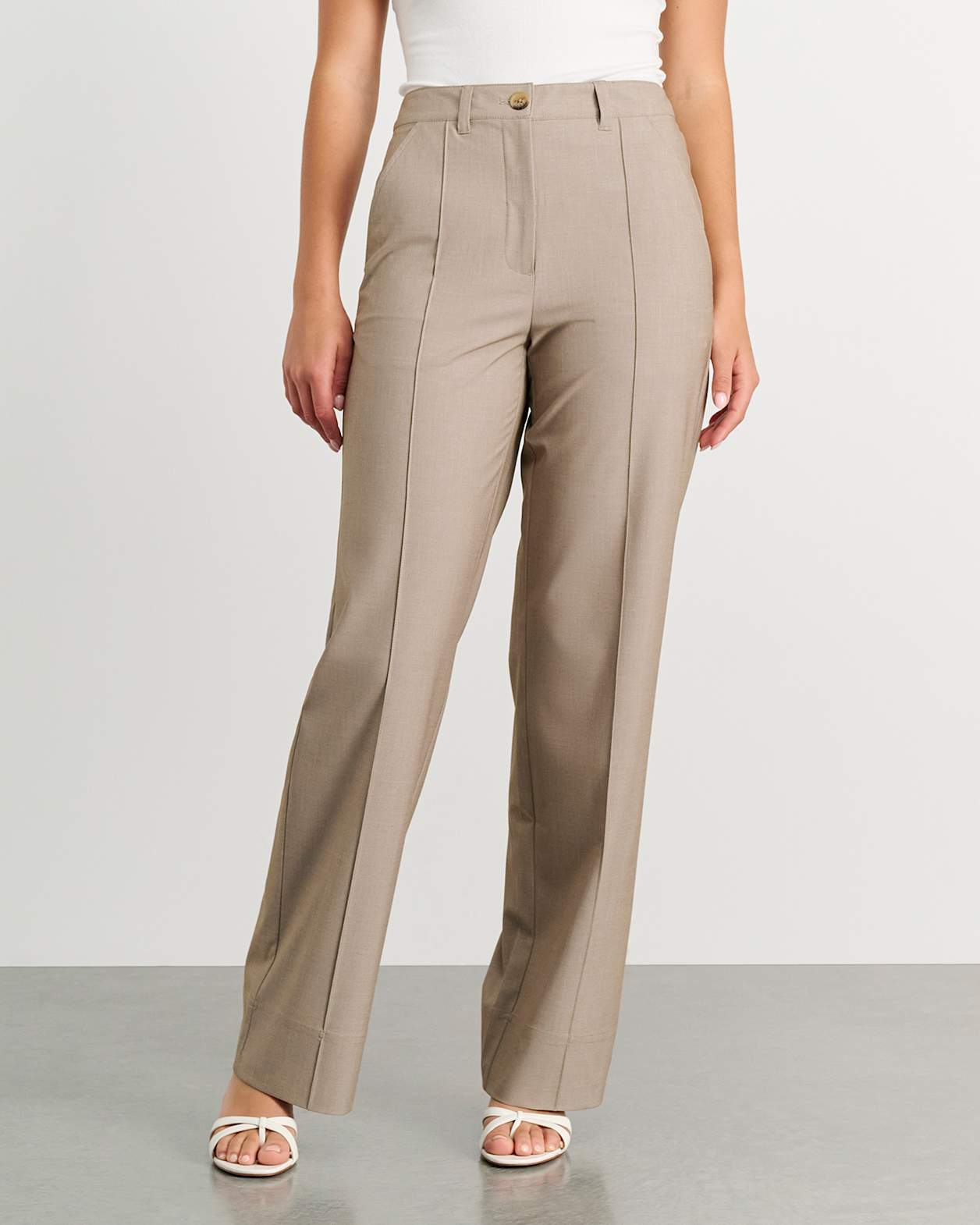 Gia Pintuck Pant in MUSHROOM