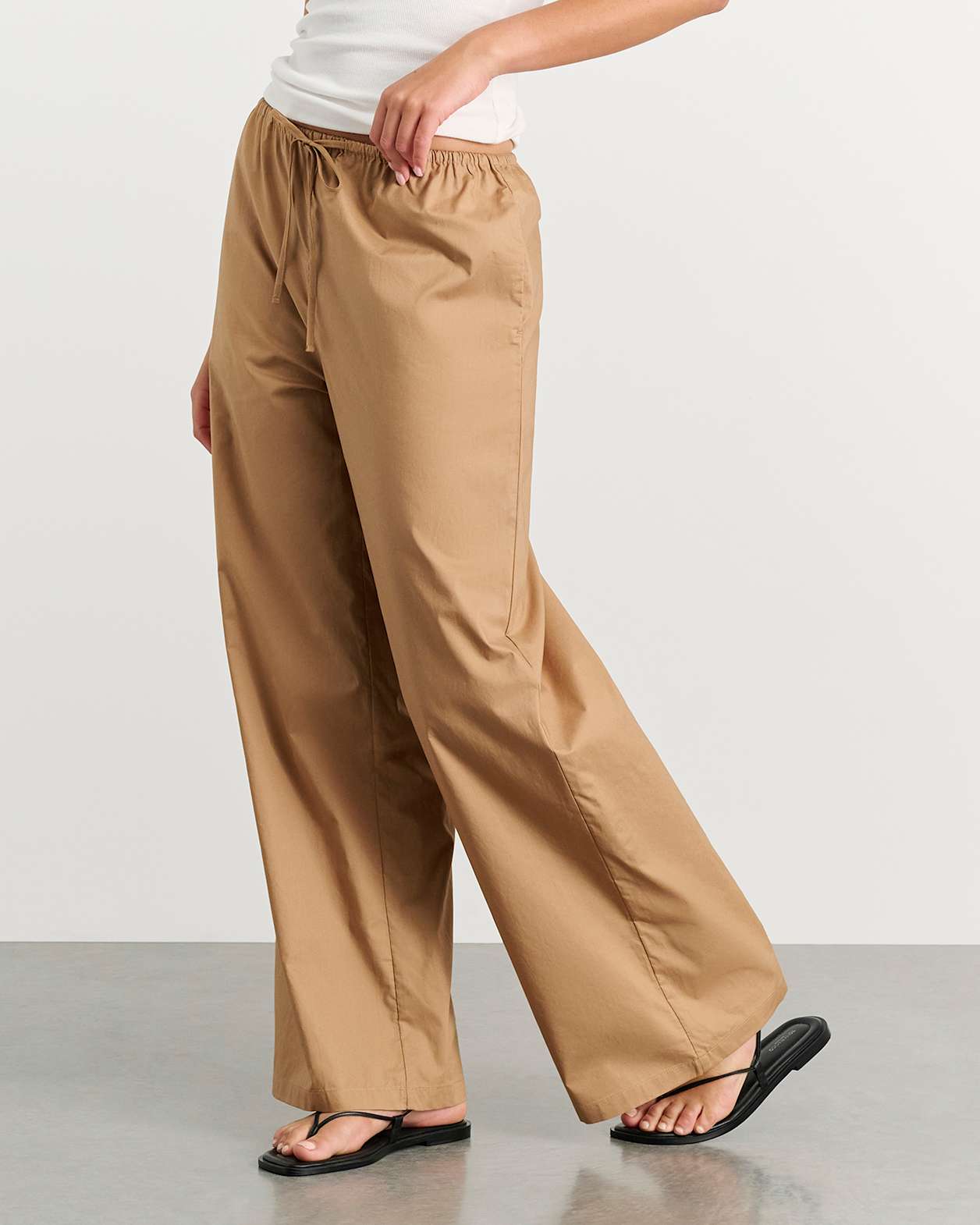 Poplin Relaxed Pant in COFFEE