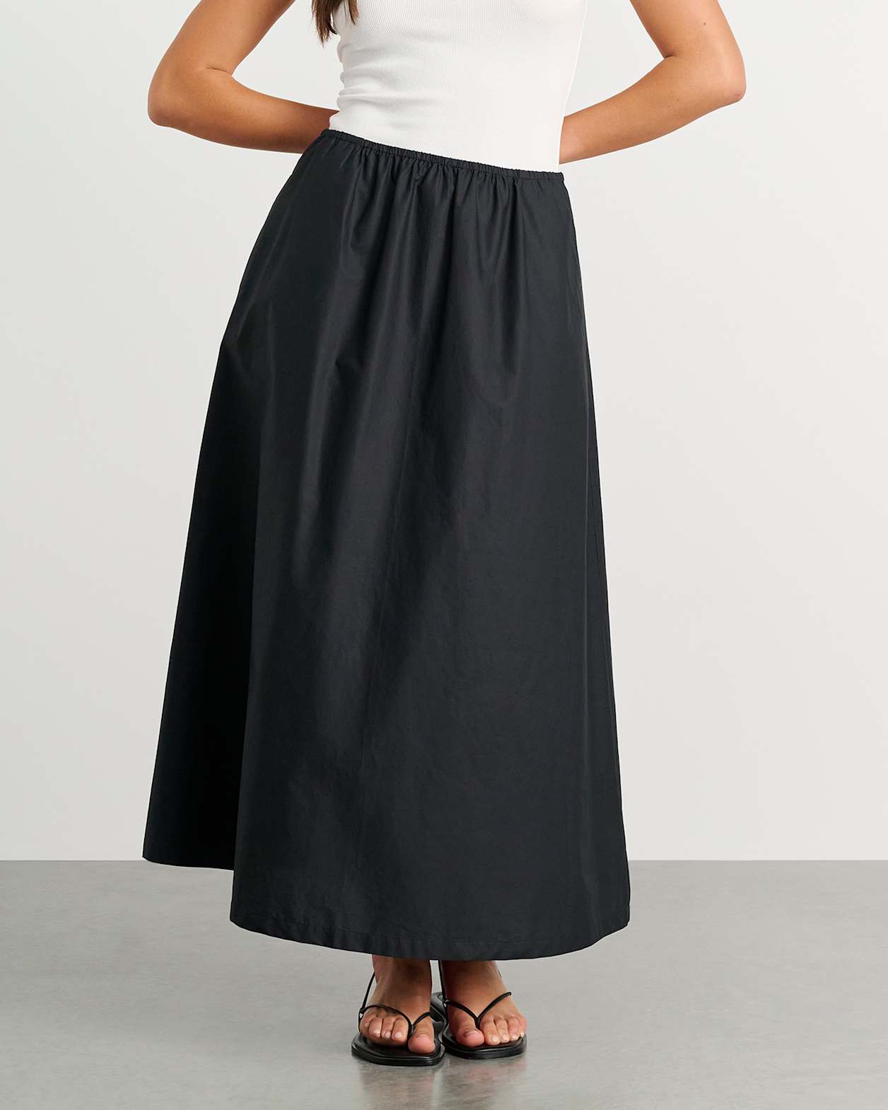 Poplin Maxi Skirt in BLACK