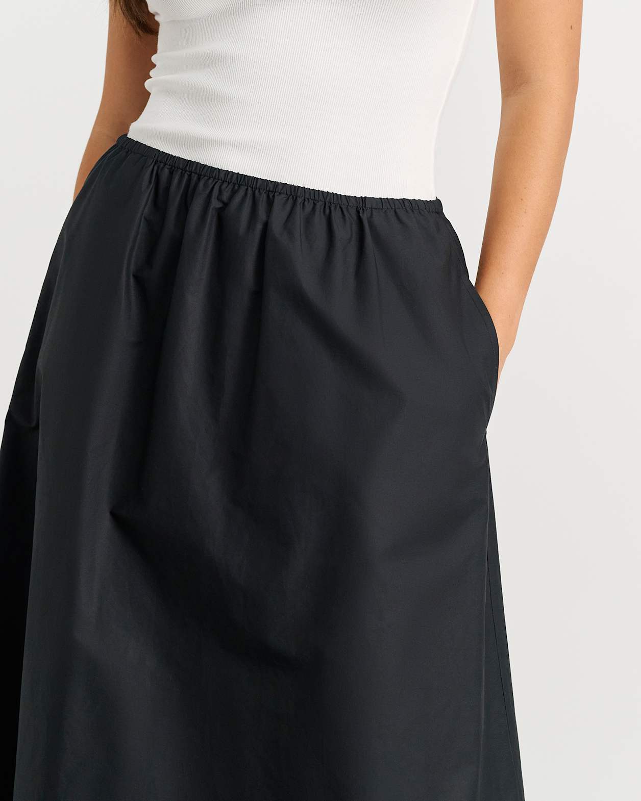 Poplin Maxi Skirt in BLACK