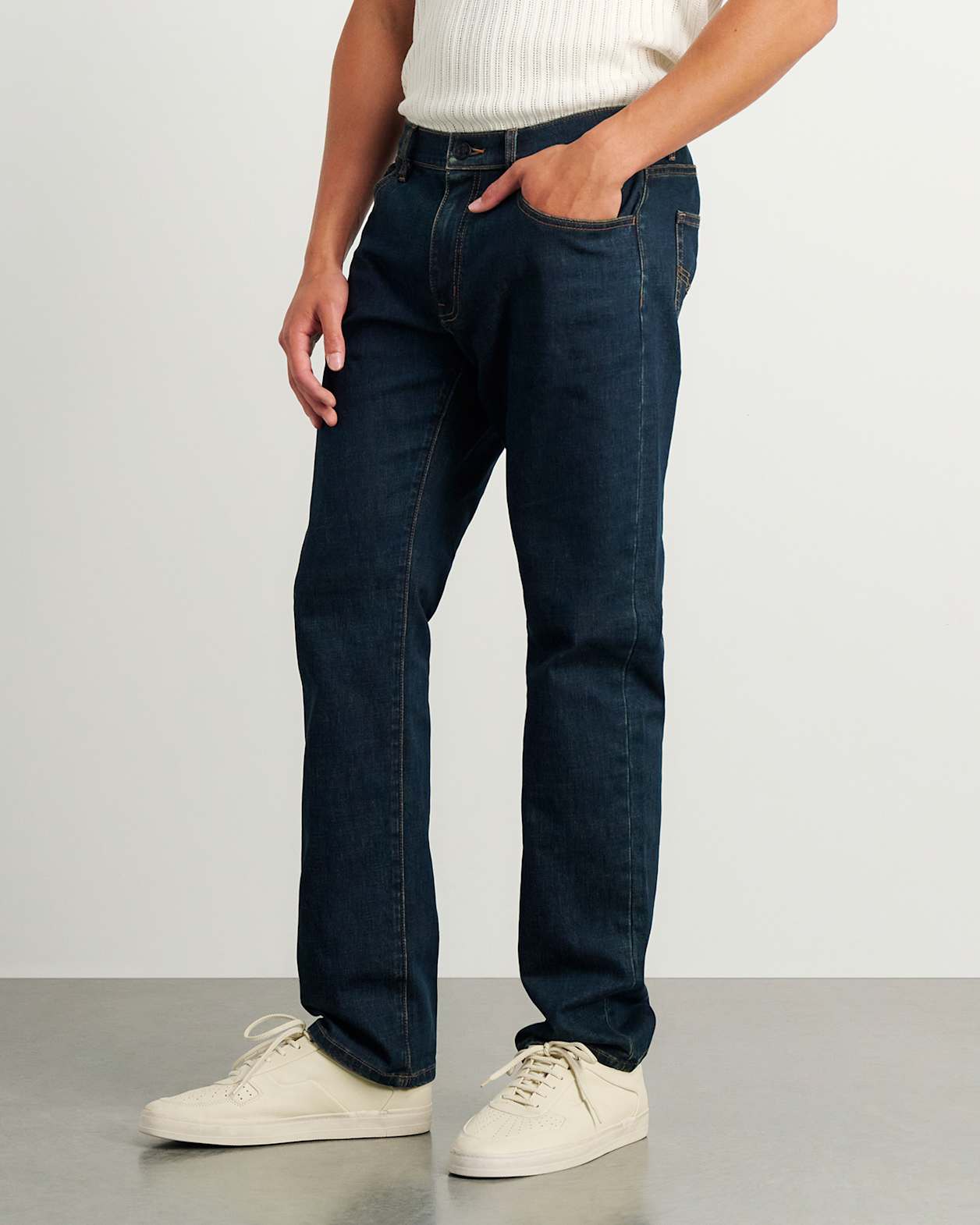 Flynn Straight Jeans in RAW WASH
