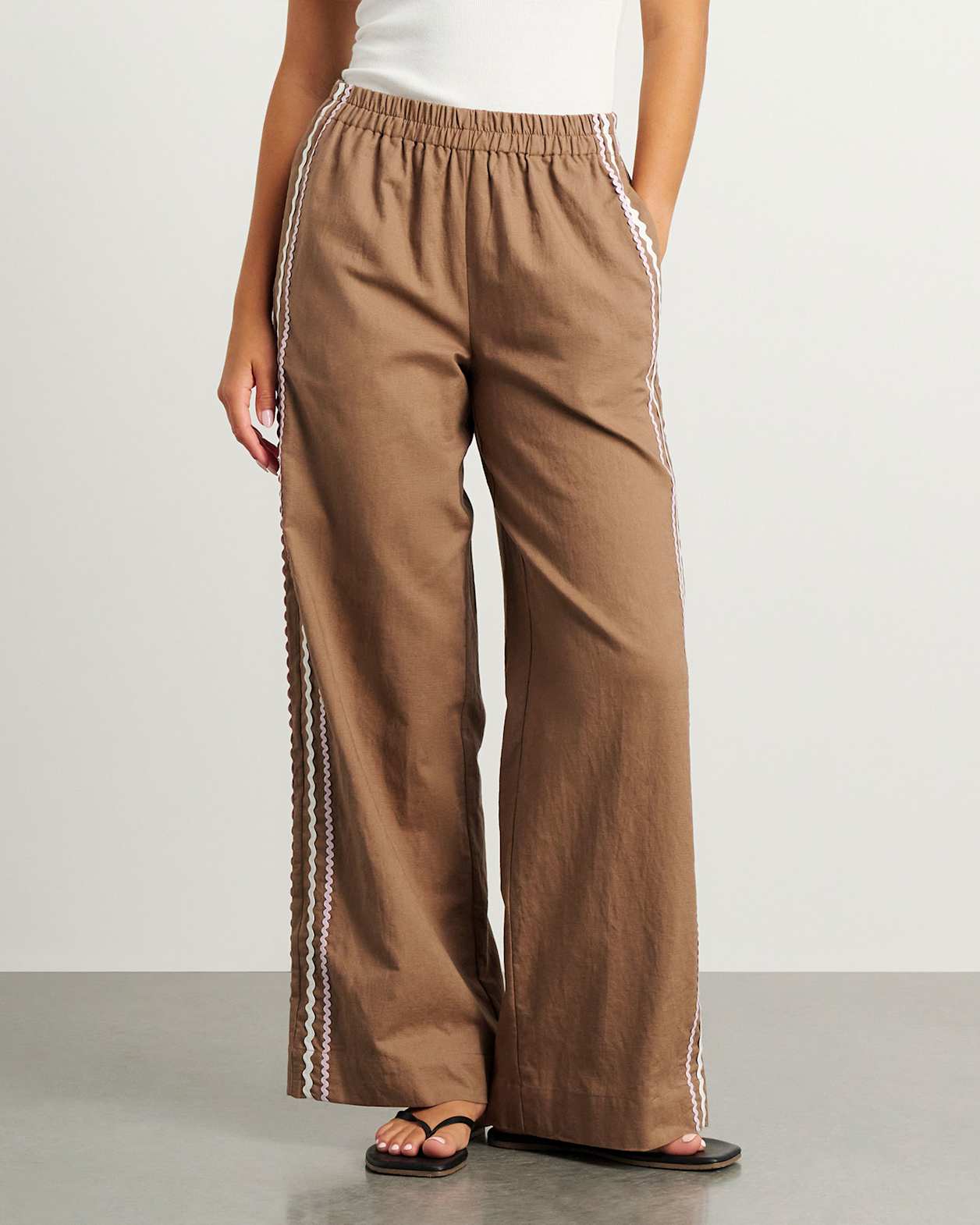 Liv Wide Leg Pant in TAN
