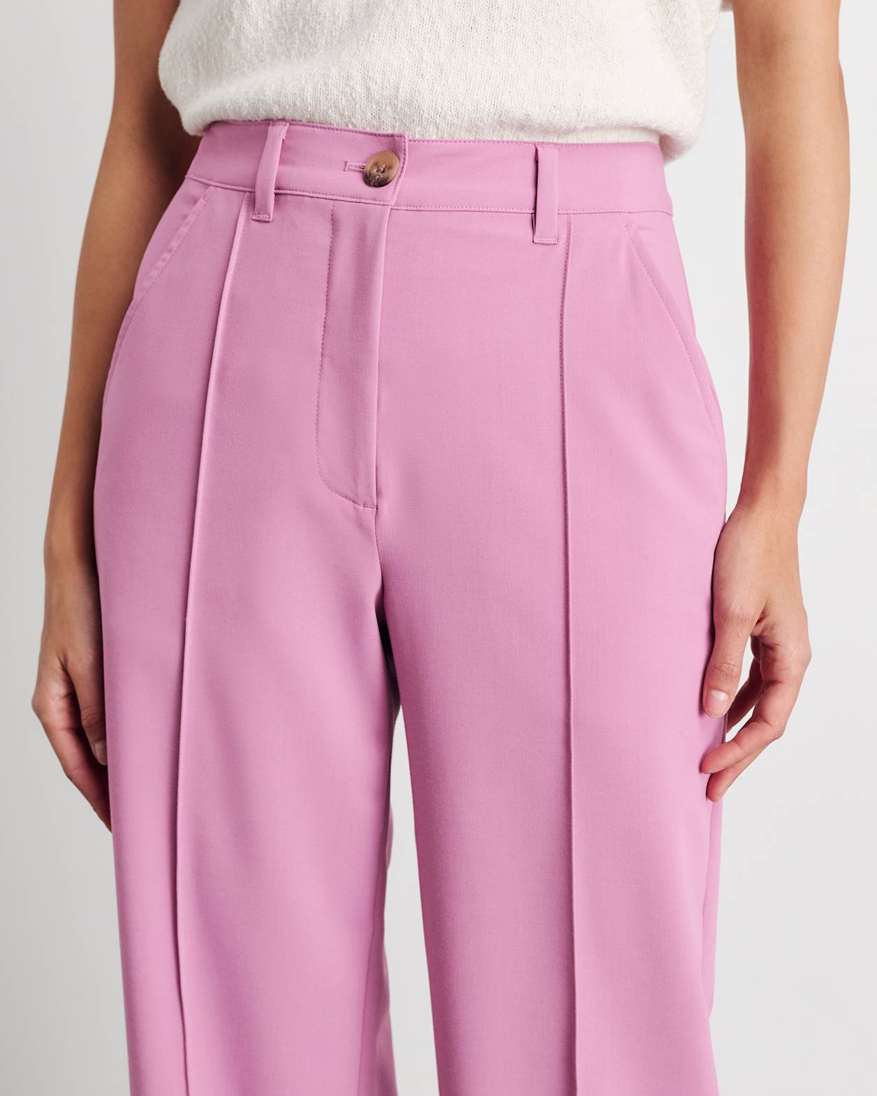 Gia Pintuck Pant in TERRAROSE