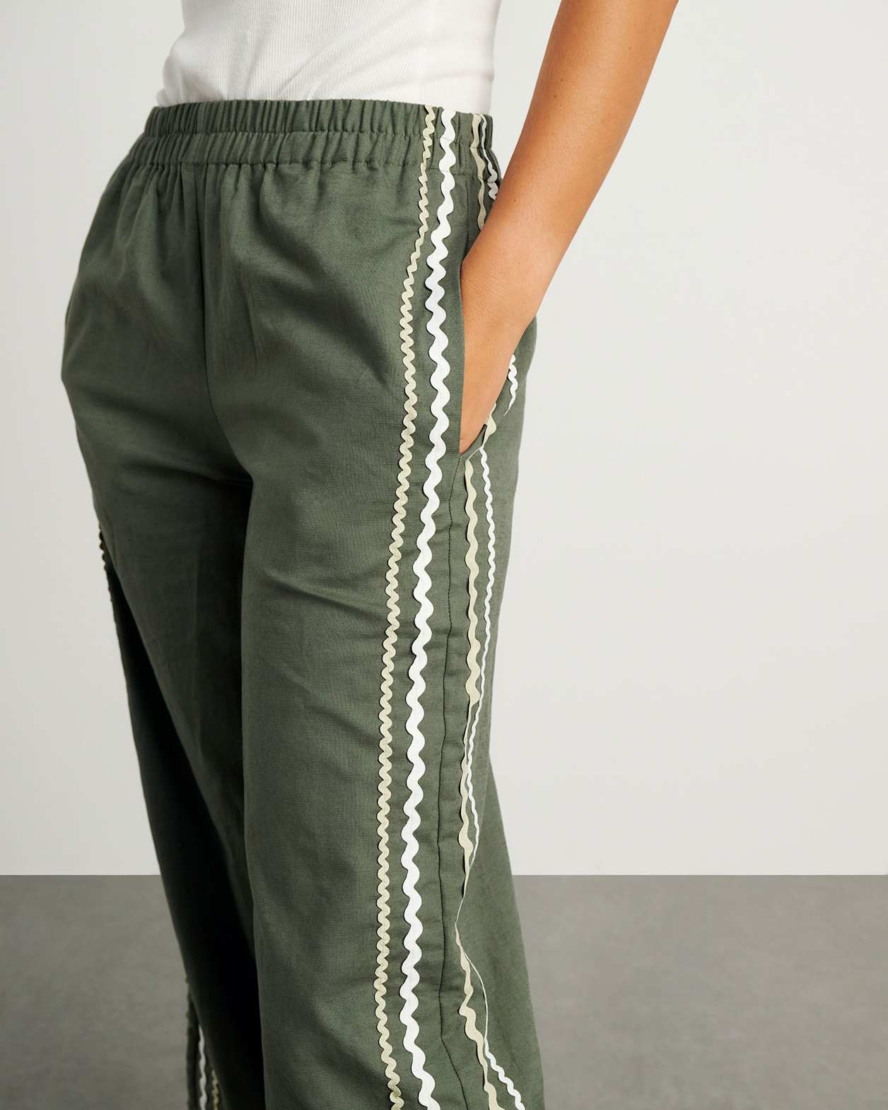 Liv Wide Leg Pant in SAGE