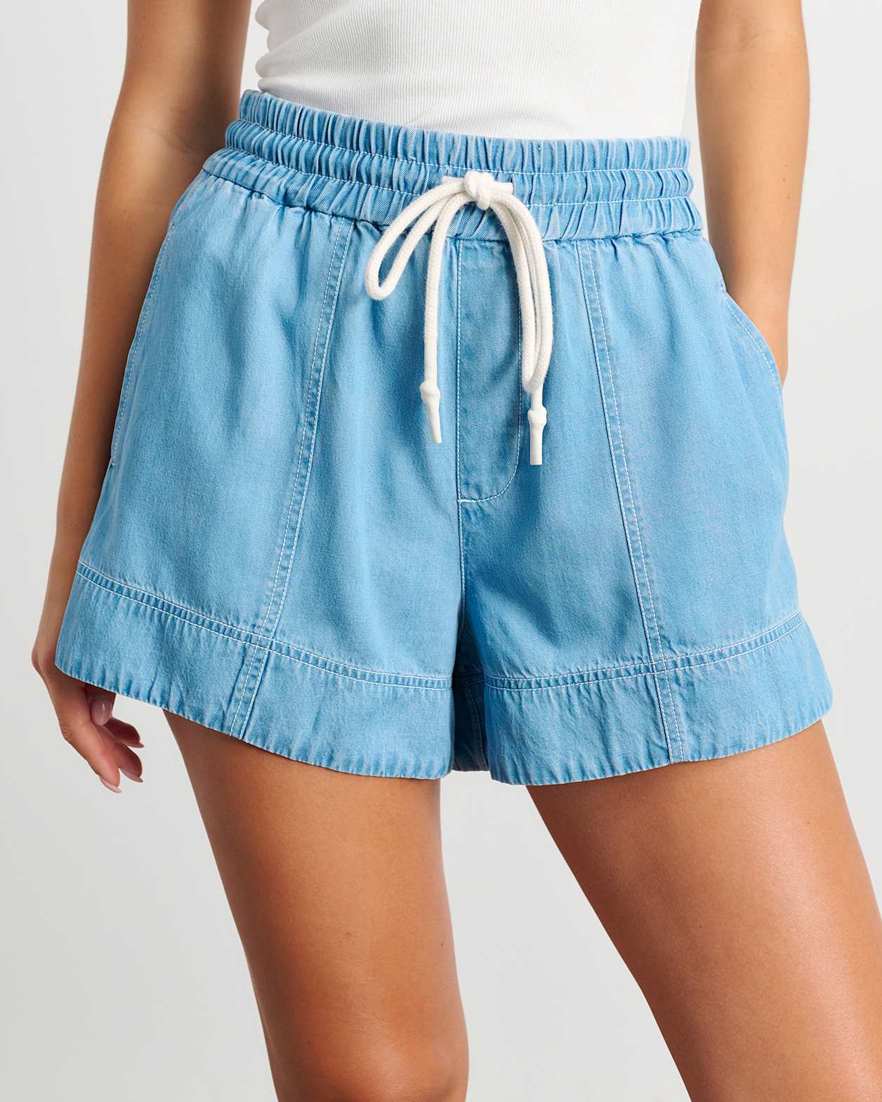 Nyra Pull On Denim Short in LIGHT WASH