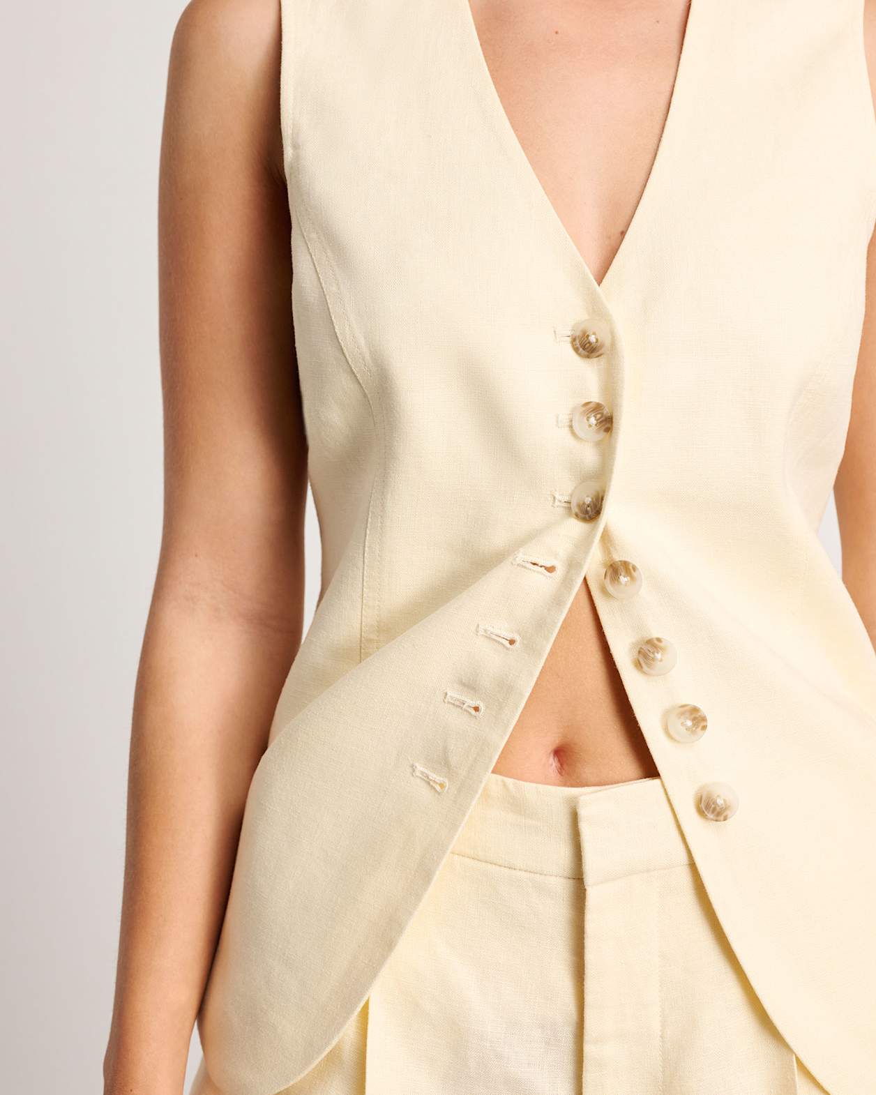 Kayla Linen Vest in PALE LEMON