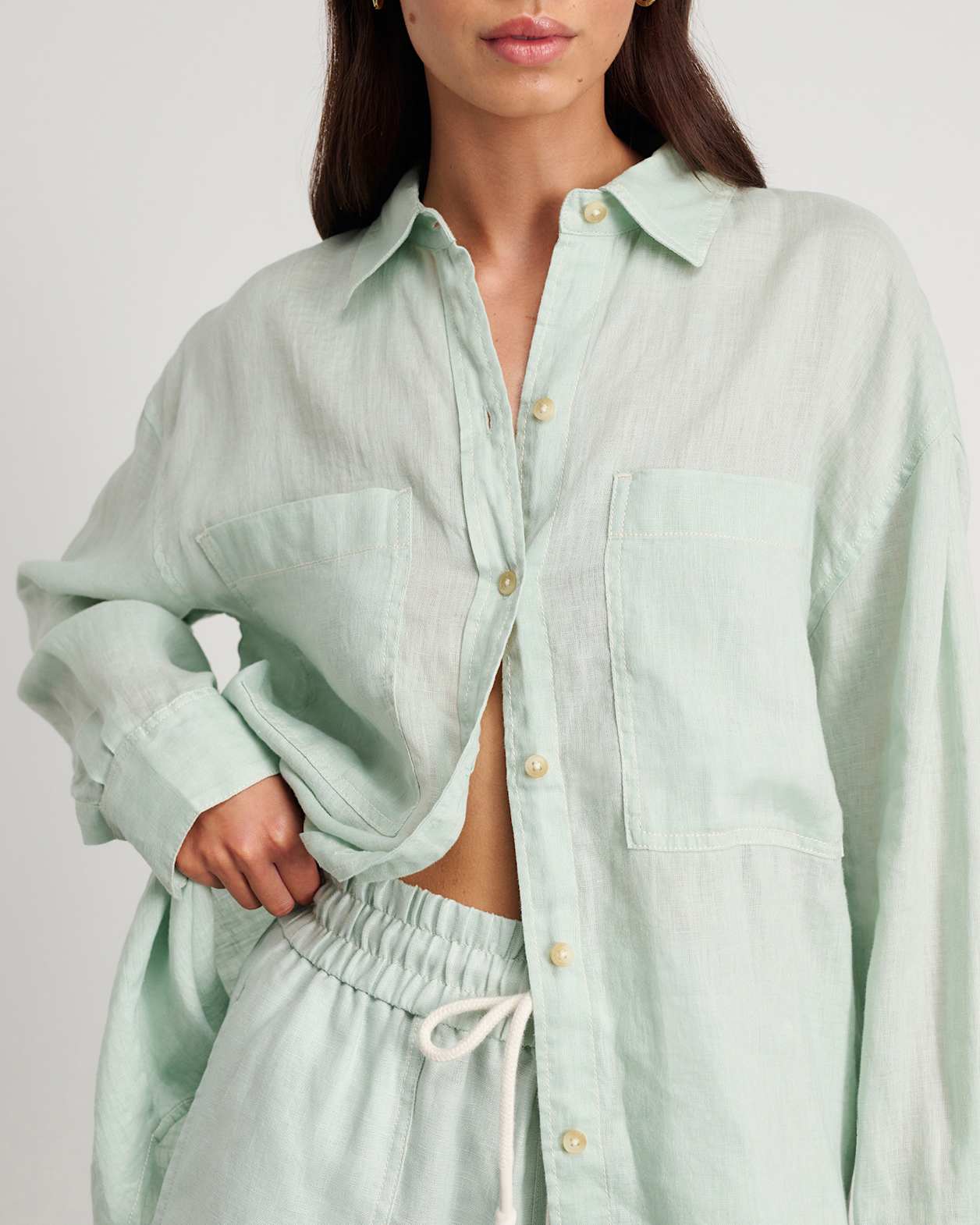 Cindy Oversized Shirt in LIGHT GREEN
