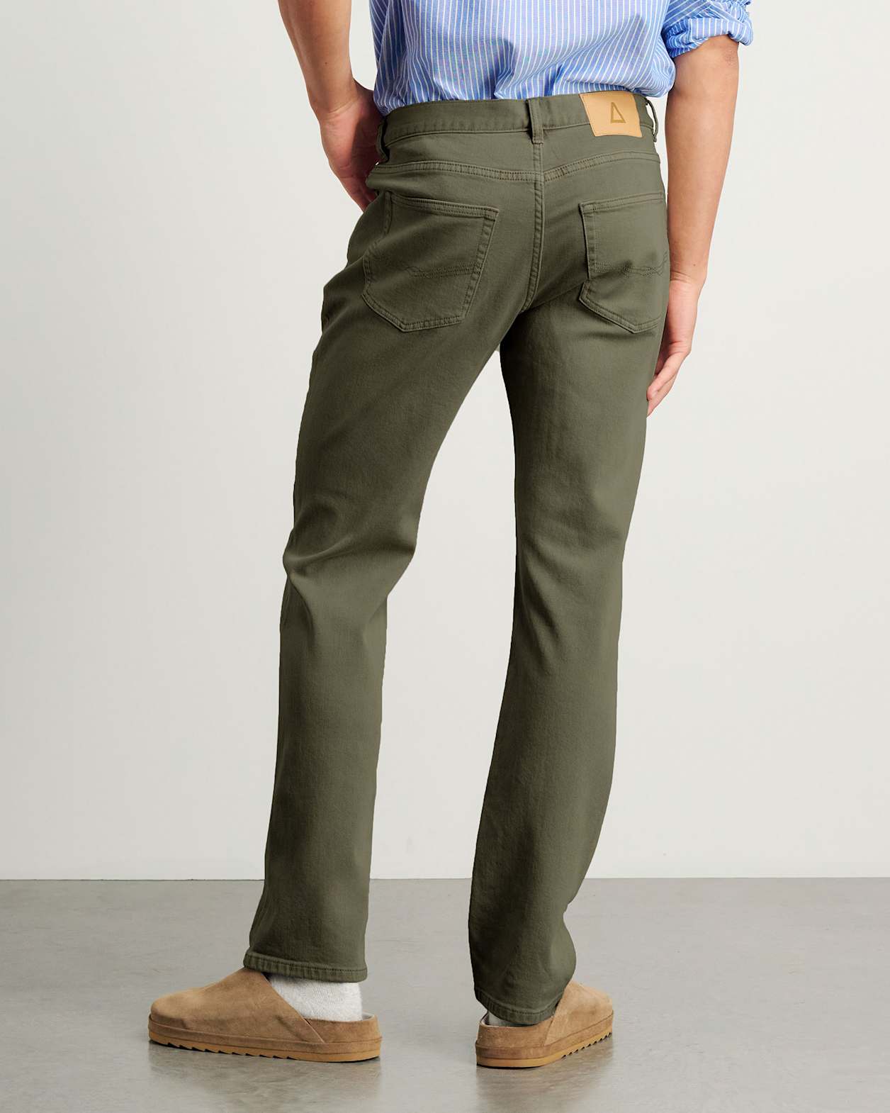 Flynn Garment Dye Jeans in KHAKI