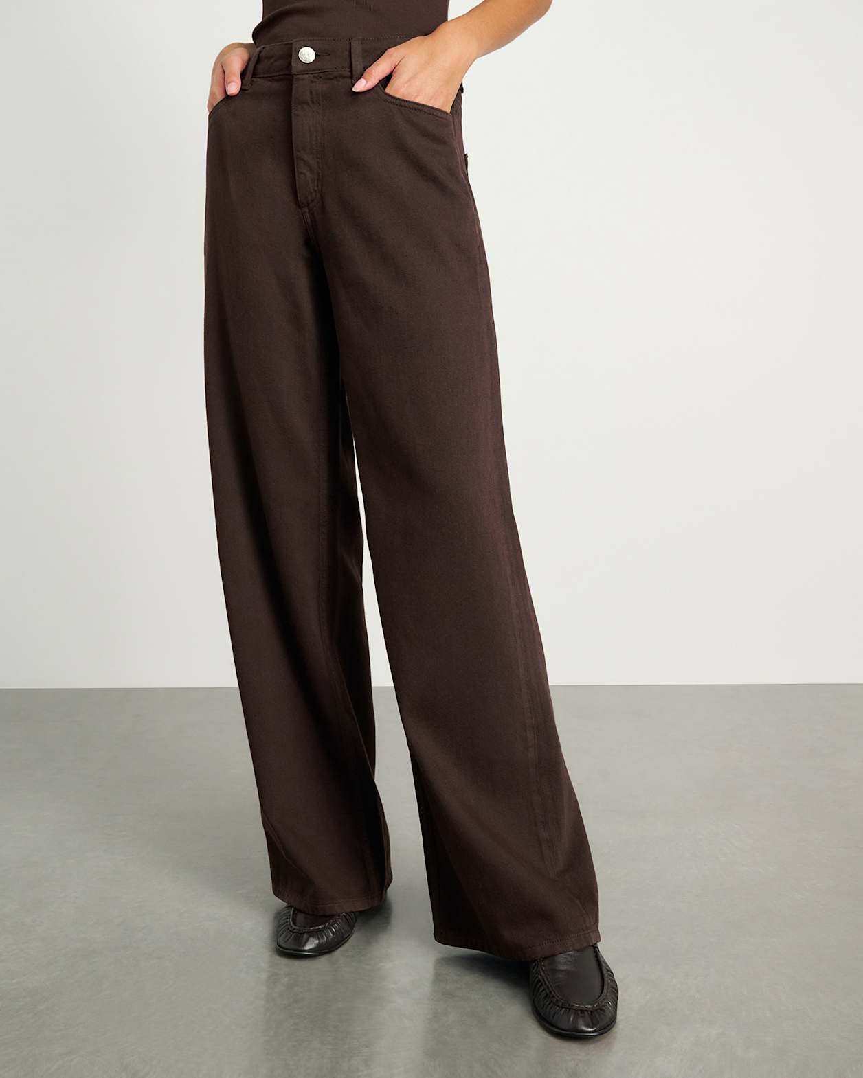 Loe Mid Rise Straight Jean in DARK CHOCOLATE