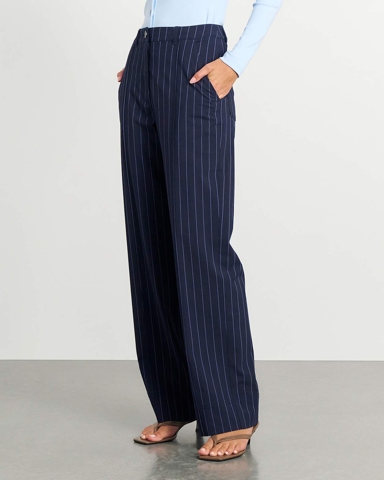 Gia Pinstripe Tuck Pant in NAVY/WHITE