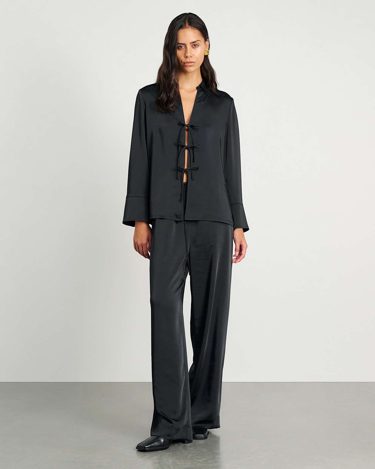 Maddi Tie Shirt in BLACK