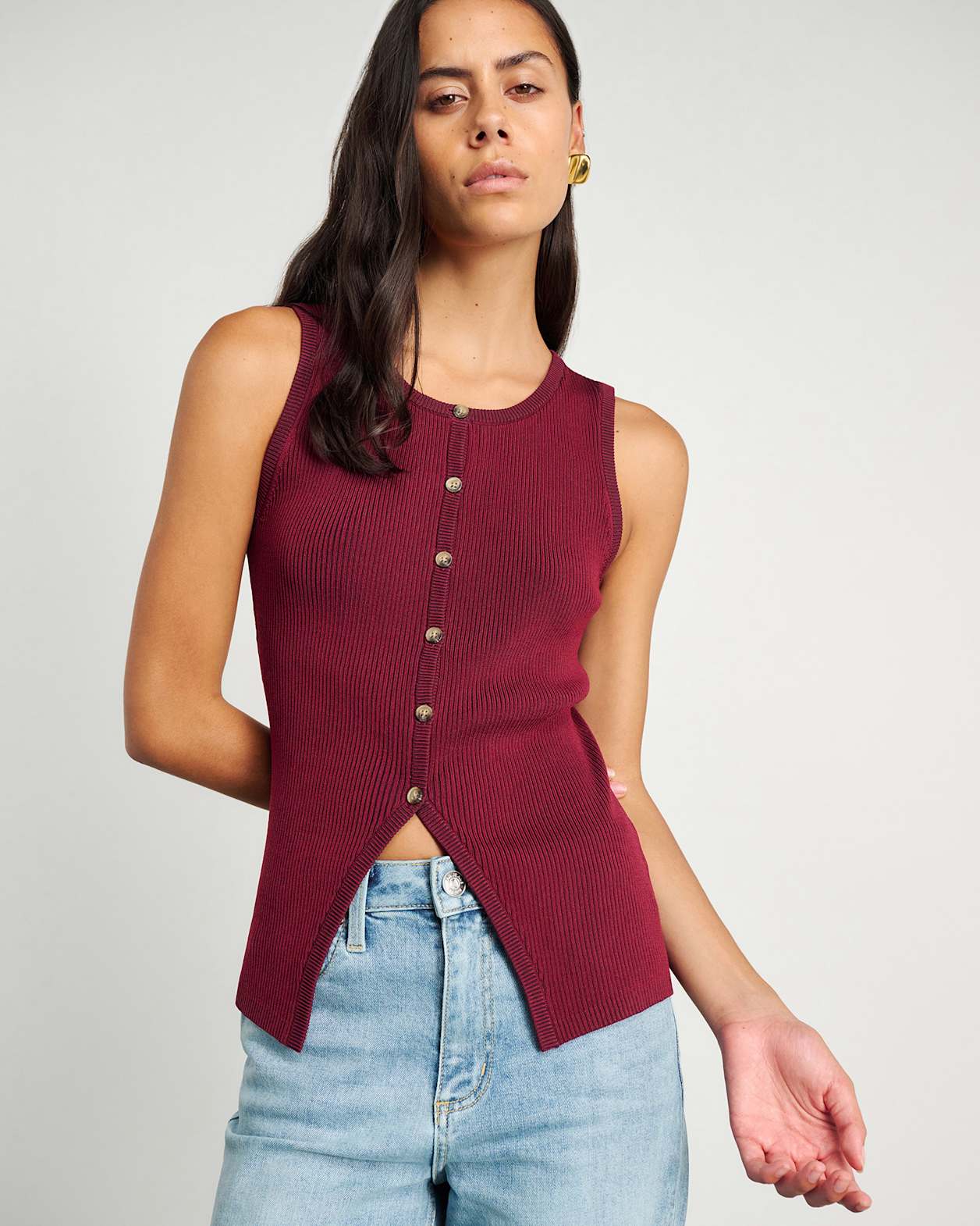 Alora Longline Knit Vest in WINE