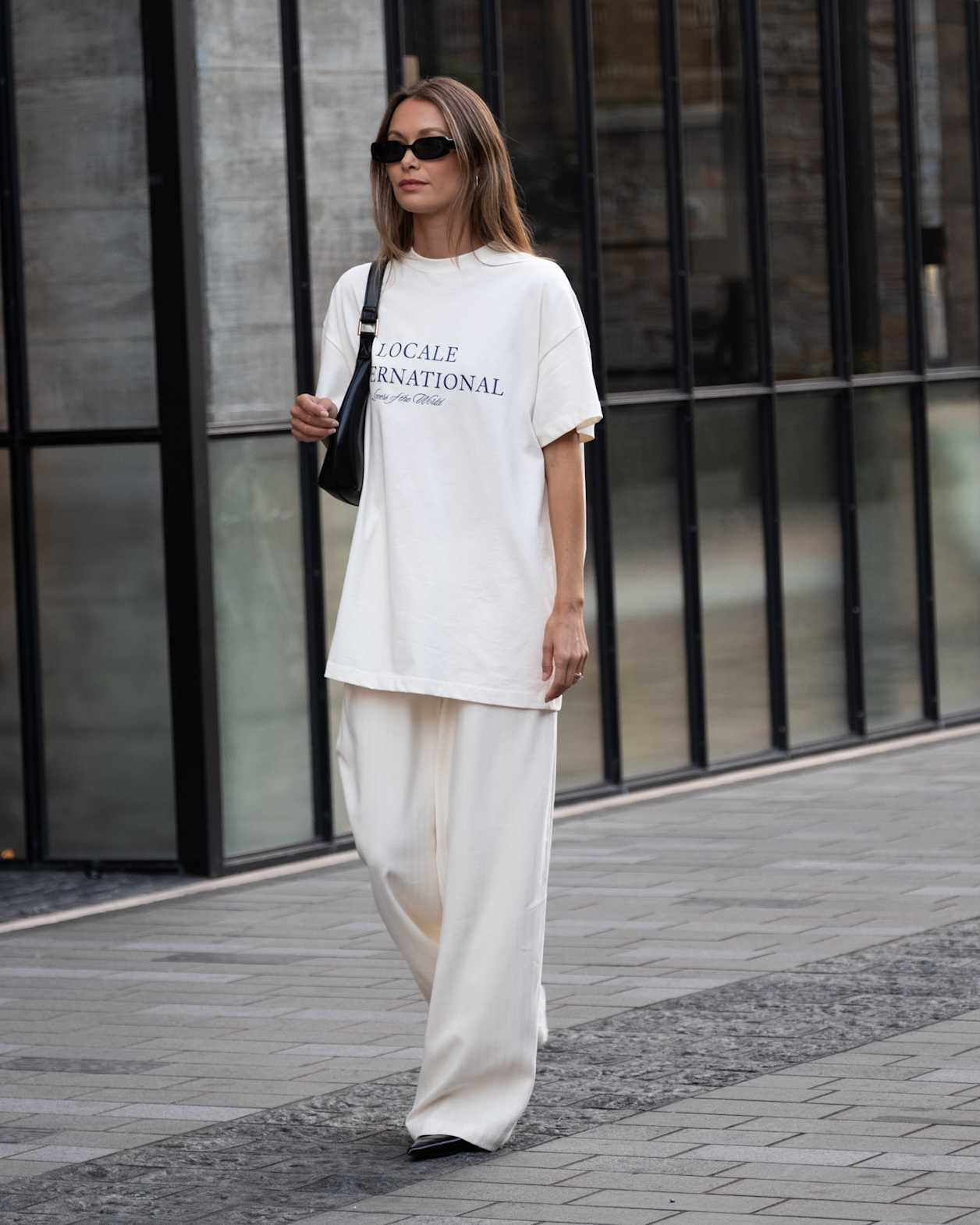 Rb X Jag Locale Oversized Tee in ECRU/NAVY