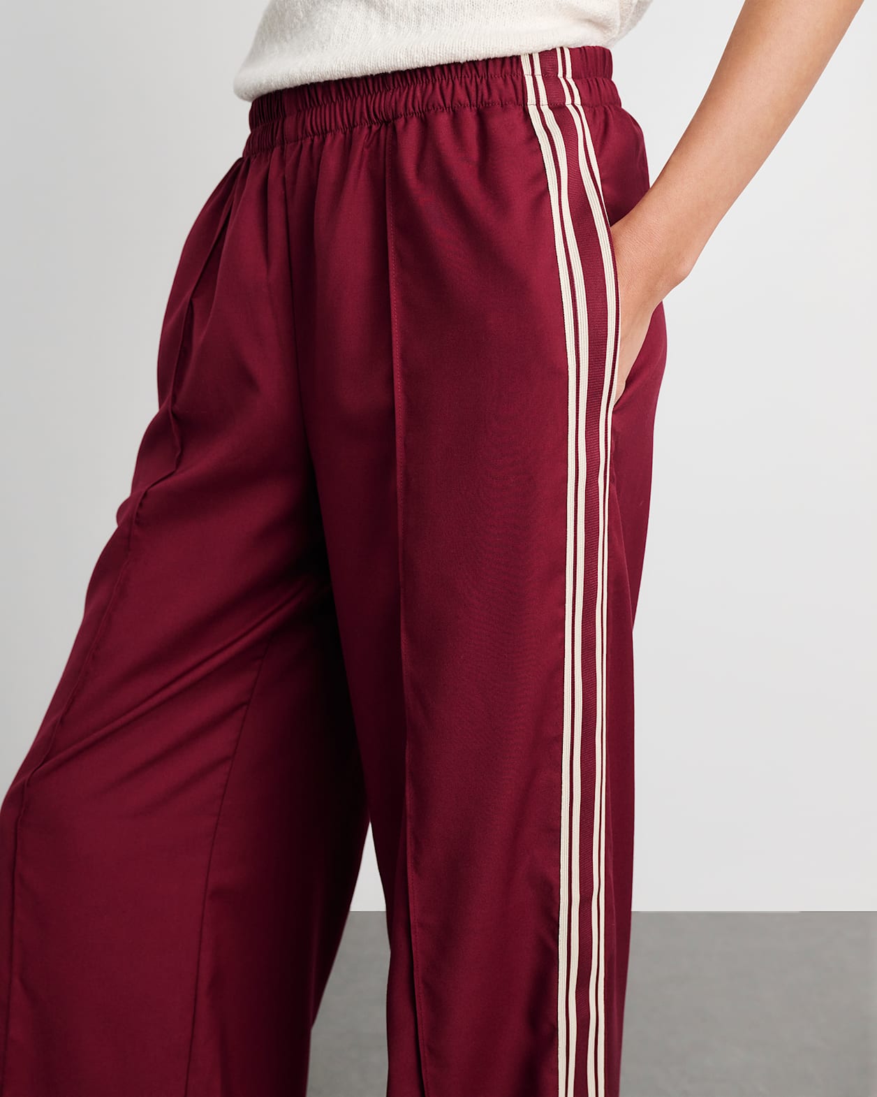 Gia Pull On Pant in WINE