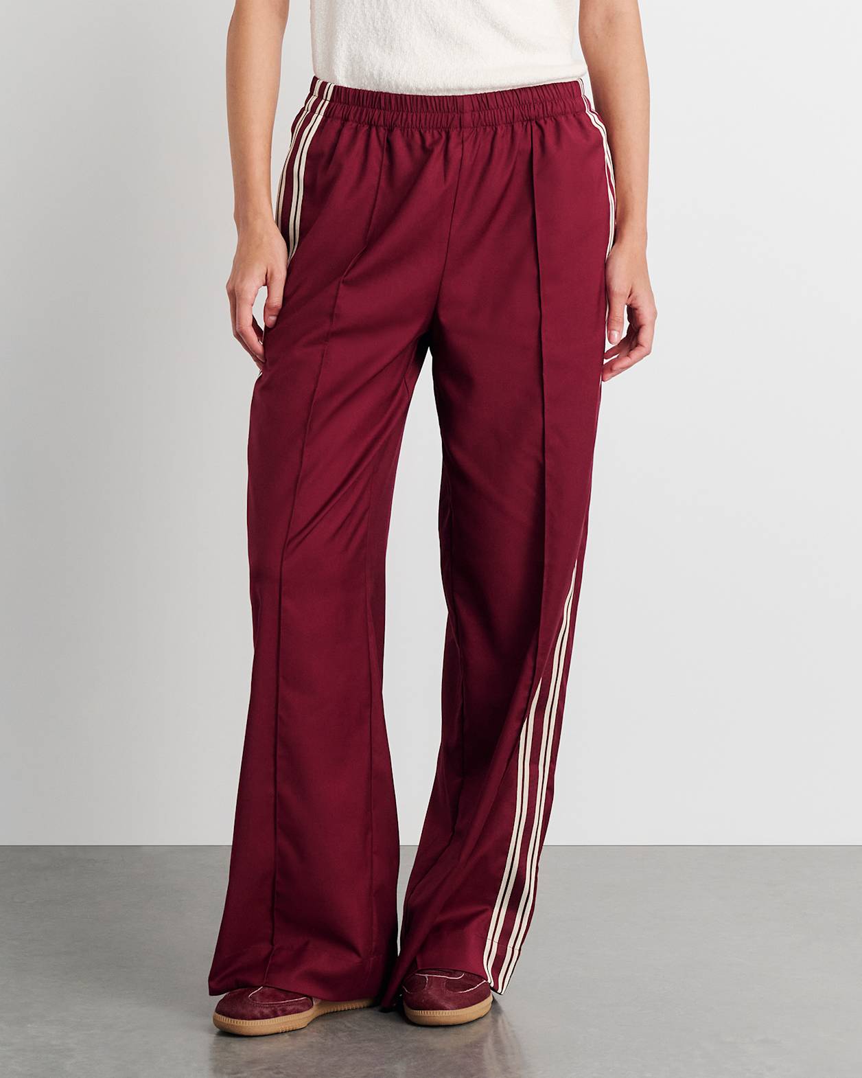 Gia Pull On Pant in WINE