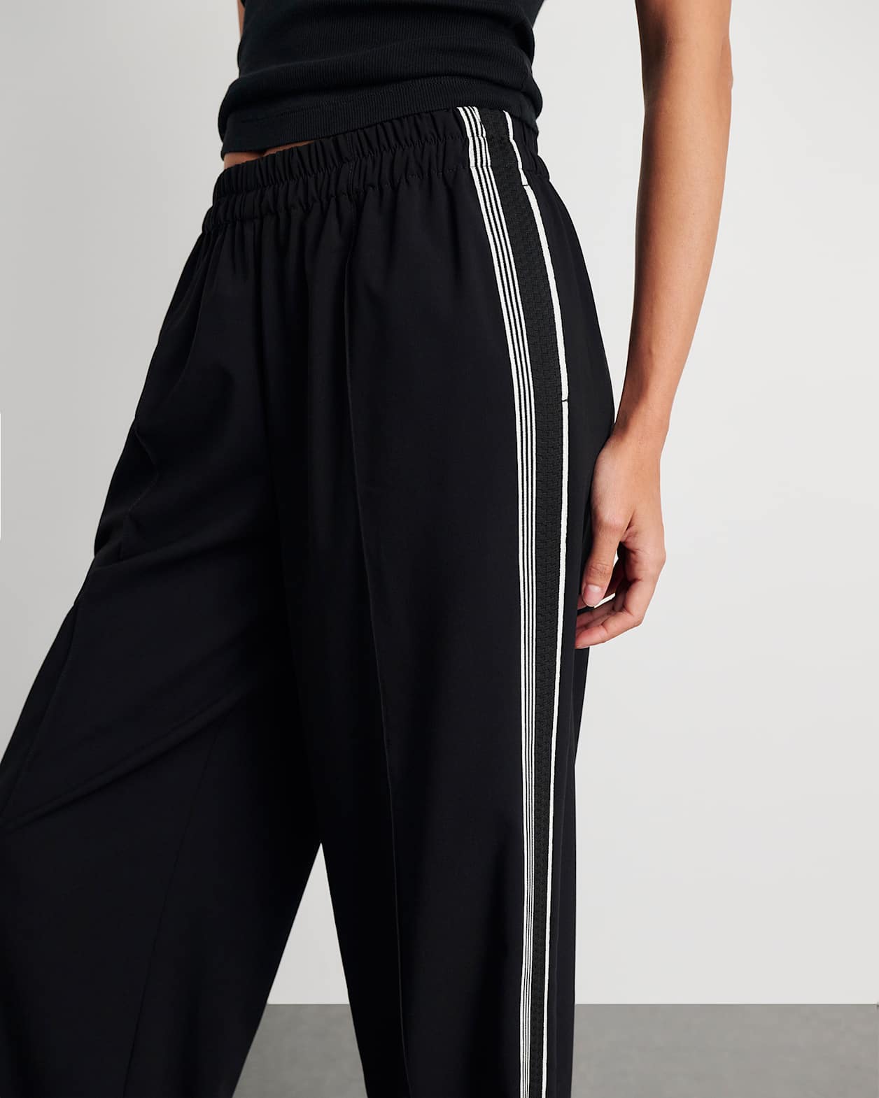 Gia Pull On Pant in BLACK