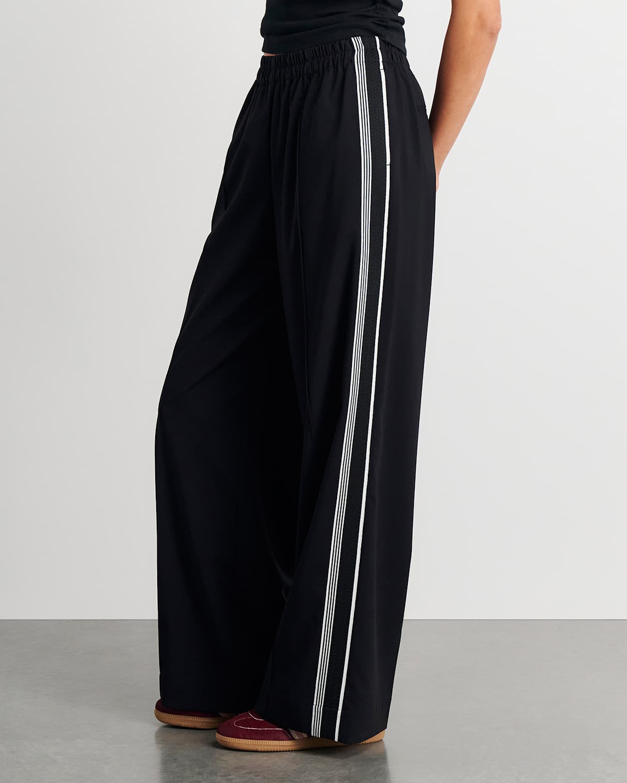 Gia Pull On Pant in BLACK
