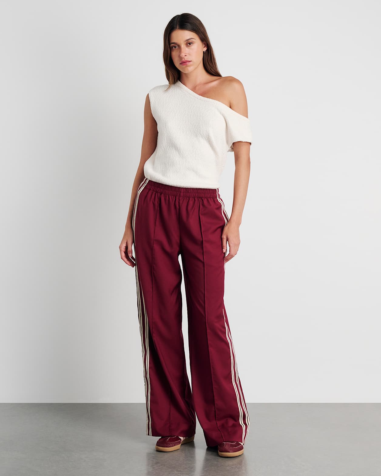 Gia Pull On Pant in WINE