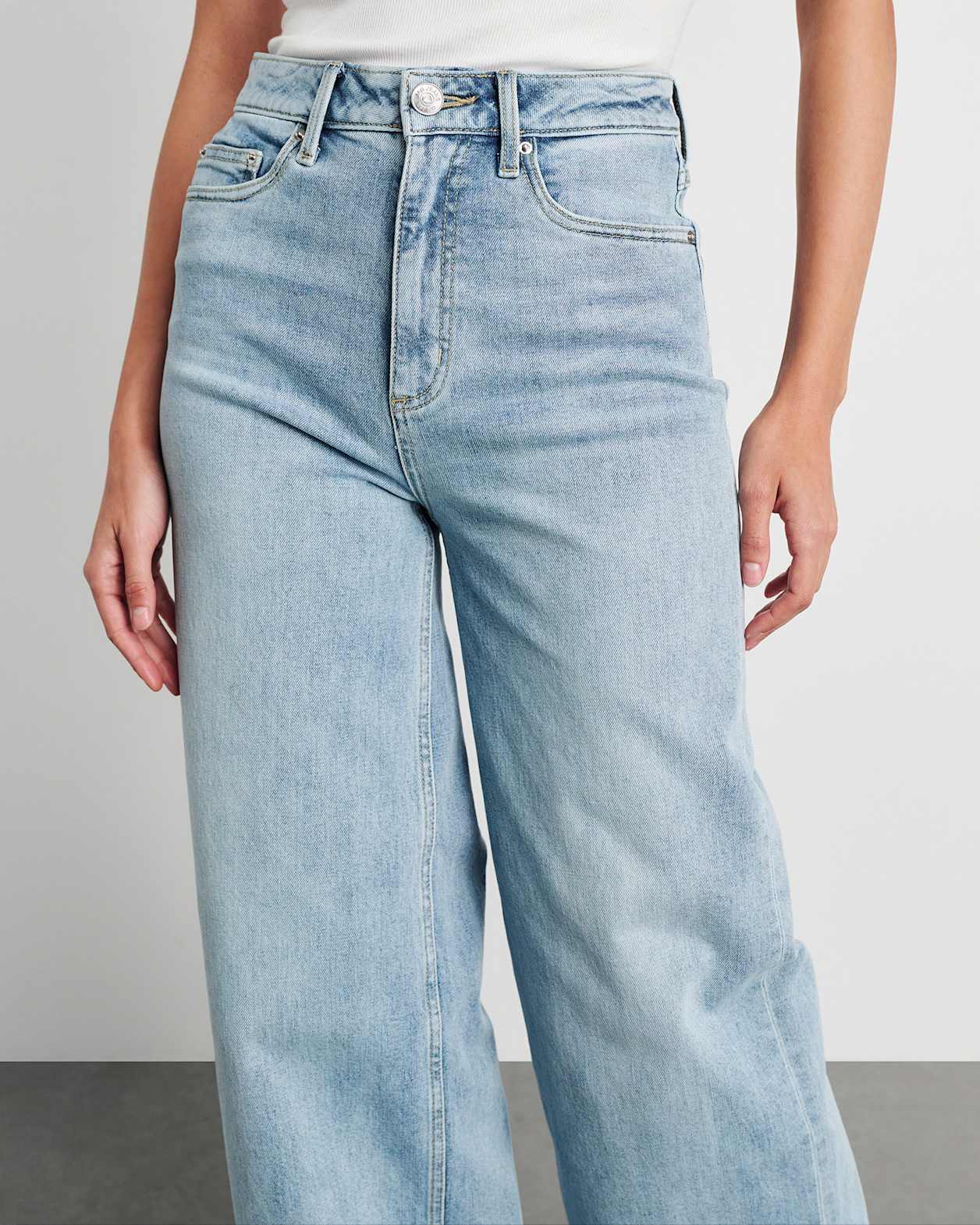Sofia Marine Jean in LIGHT VINTAGE WASH