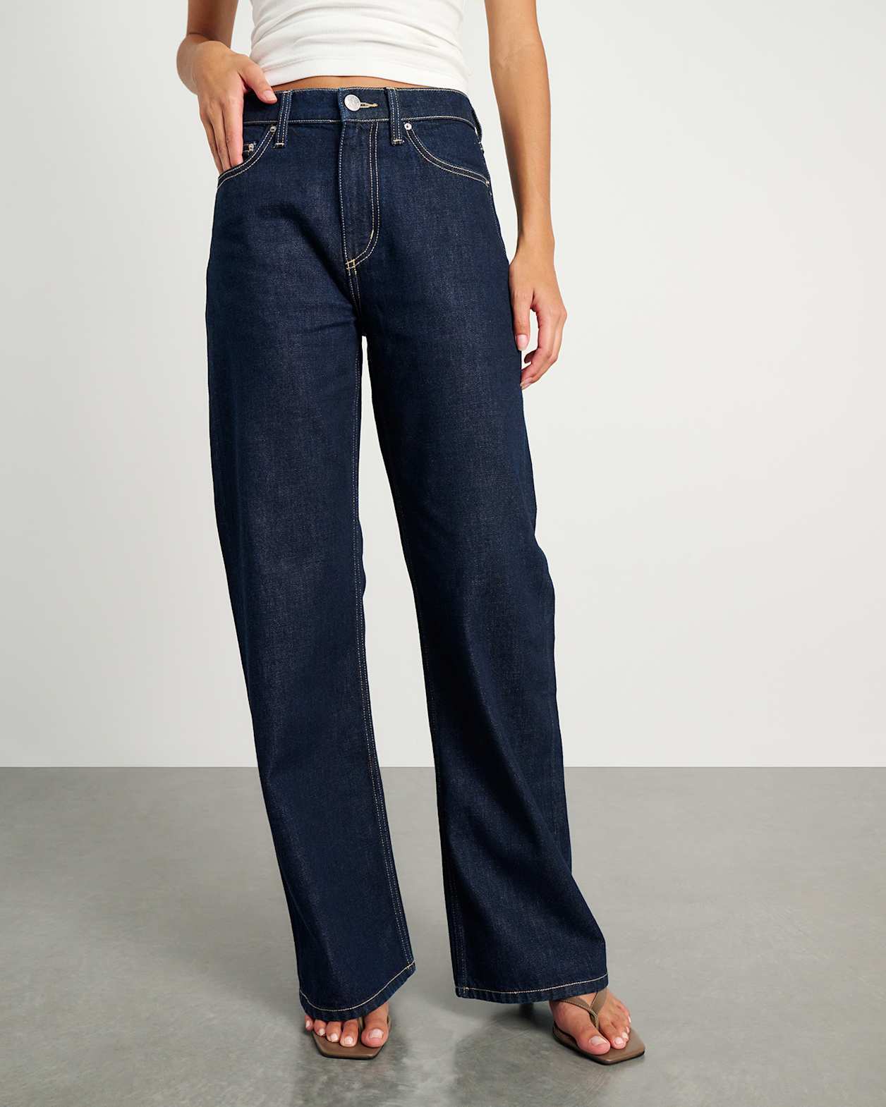 Carrie Slouch Jean in RAW WASH