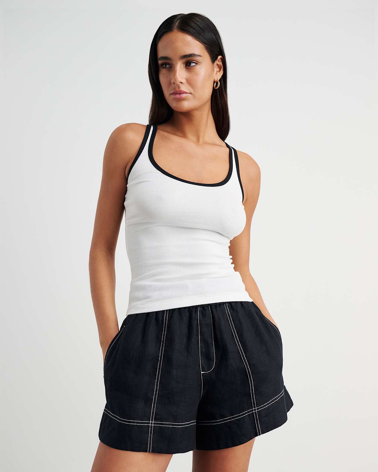 Kate Contrast Scoop Tank in BLACK/WHITE