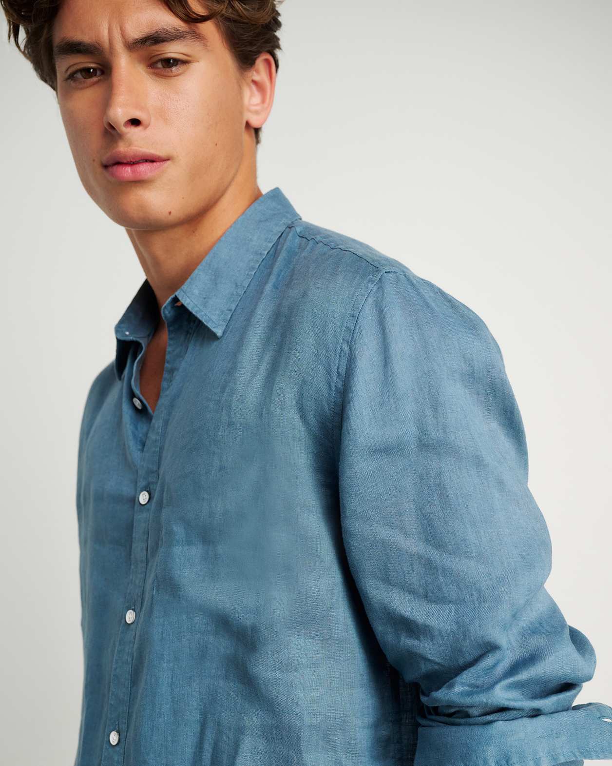 Cooper Linen Shirt in ATLANTIC