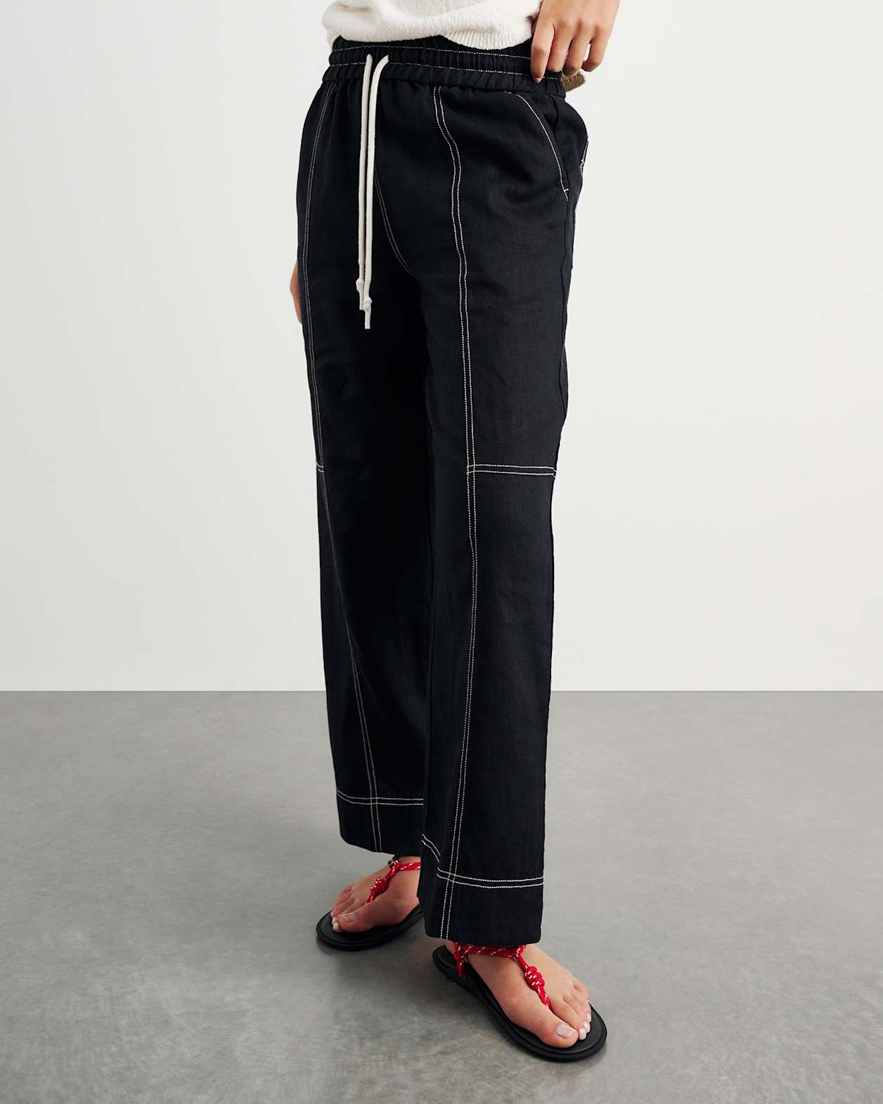 Sabine Linen Relaxed Leg Pant in BLACK