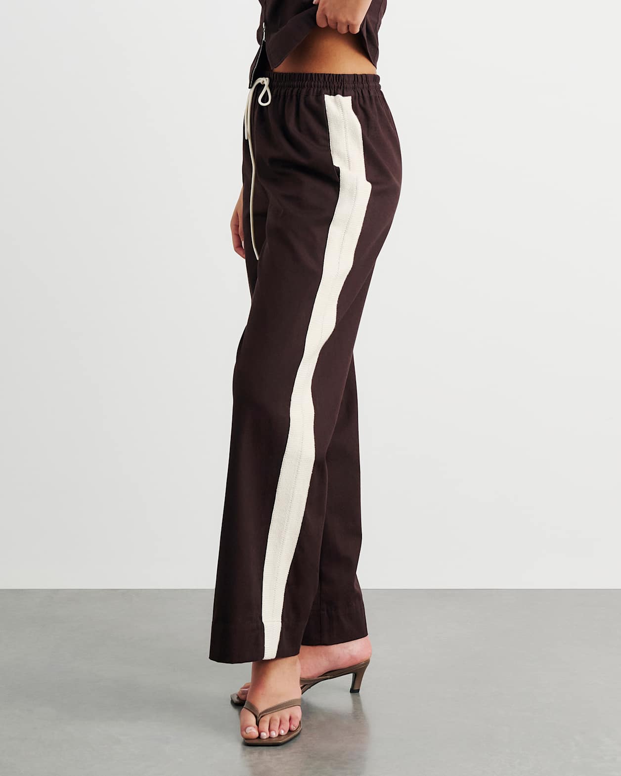 Canvas Contrast Pant in DARK CHOCOLATE
