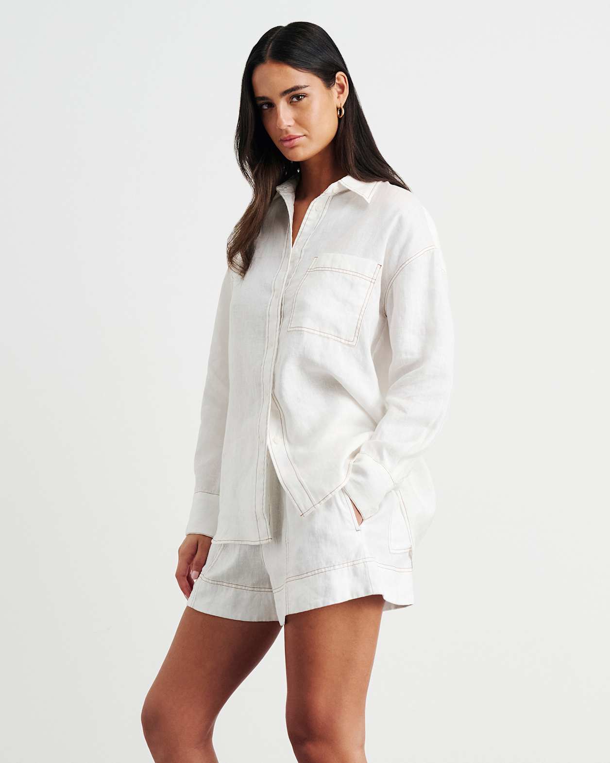 Gigi Linen Relaxed Shirt in WHITE
