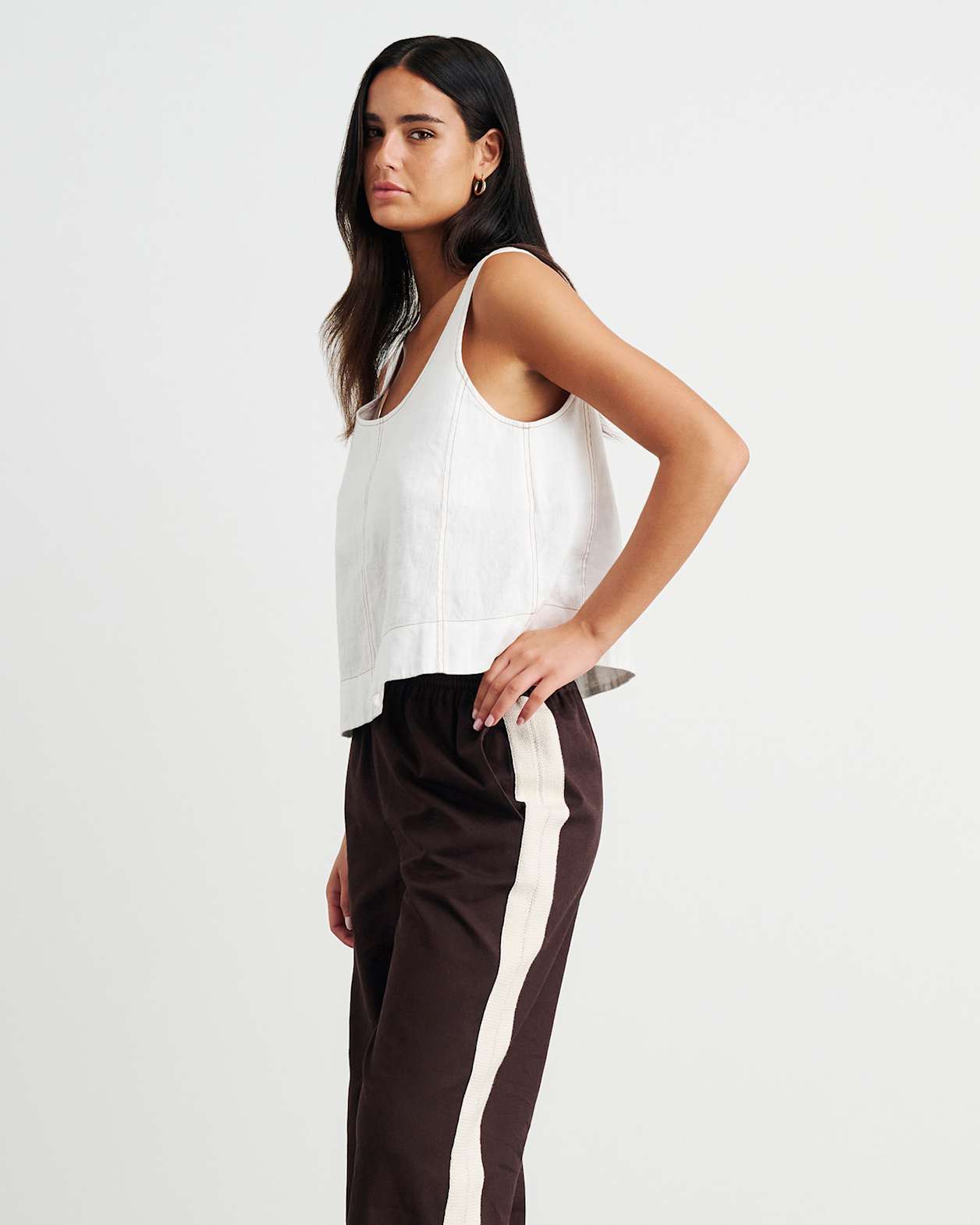 Sabine Linen Scoop Cami in WHITE