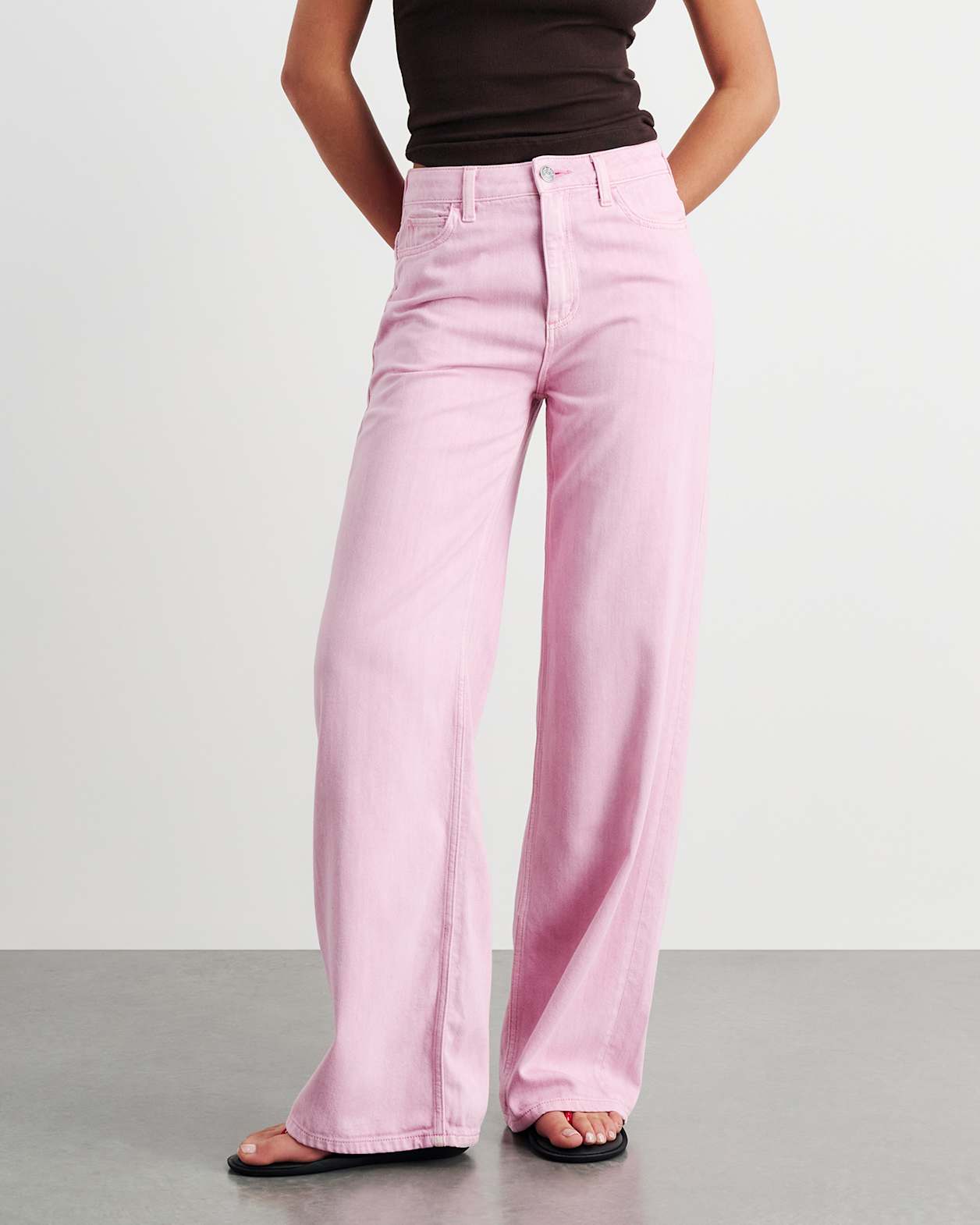 Loe Mid Rise Straight Jean in PINK
