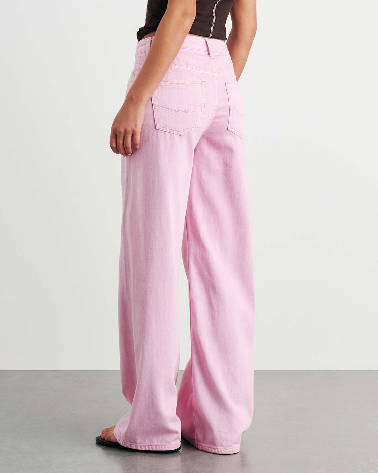 Loe Mid Rise Straight Jean in PINK
