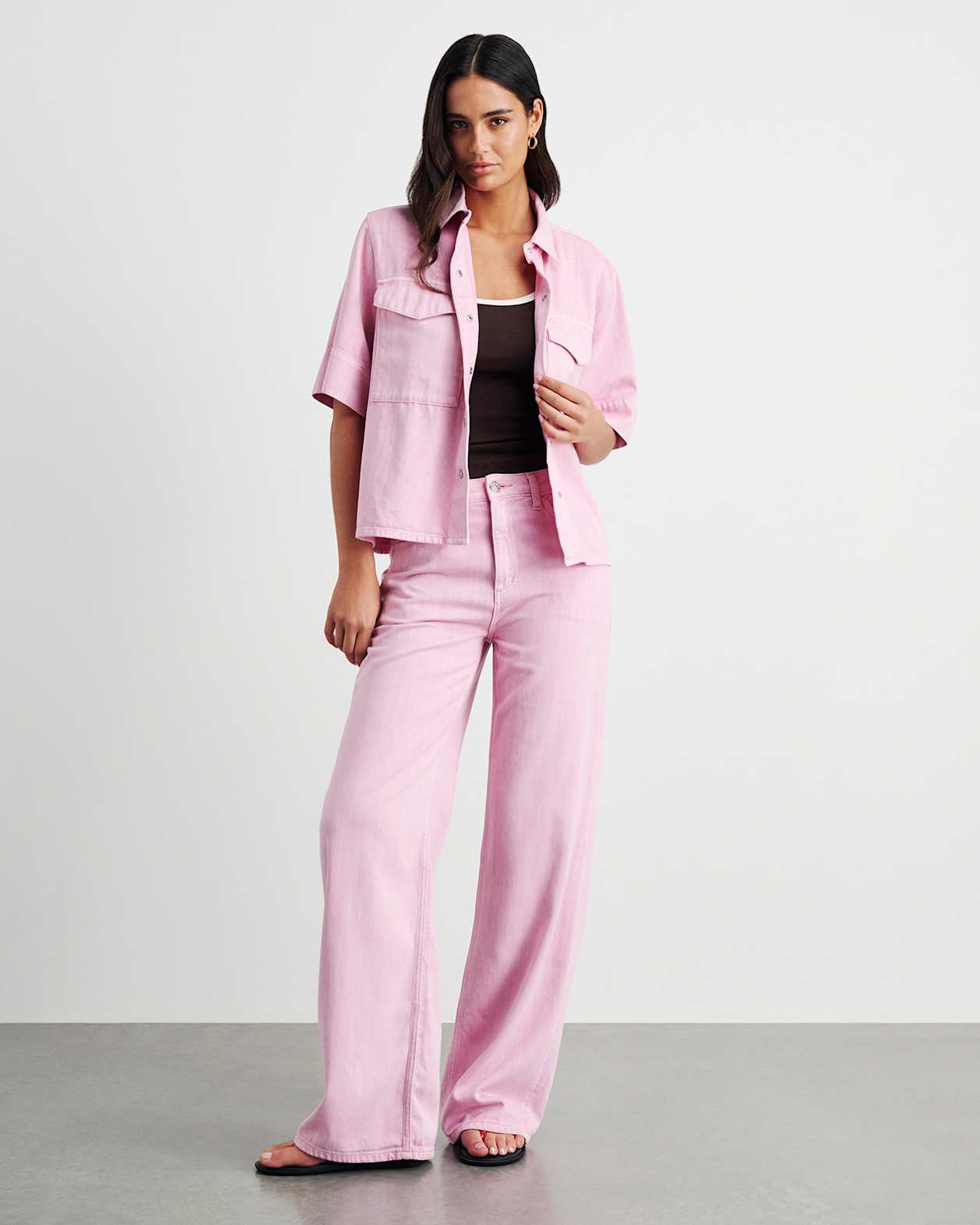 Loe Mid Rise Straight Jean in PINK