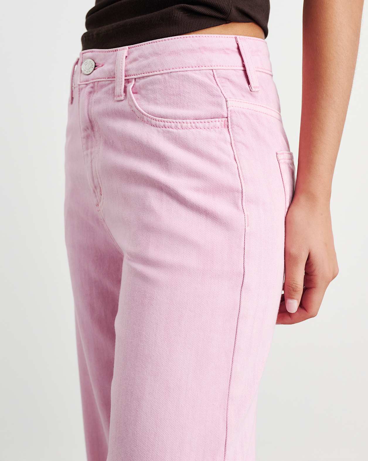 Loe Mid Rise Straight Jean in PINK