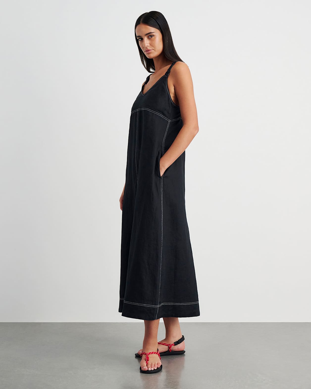 Sara Linen Midi Dress in BLACK
