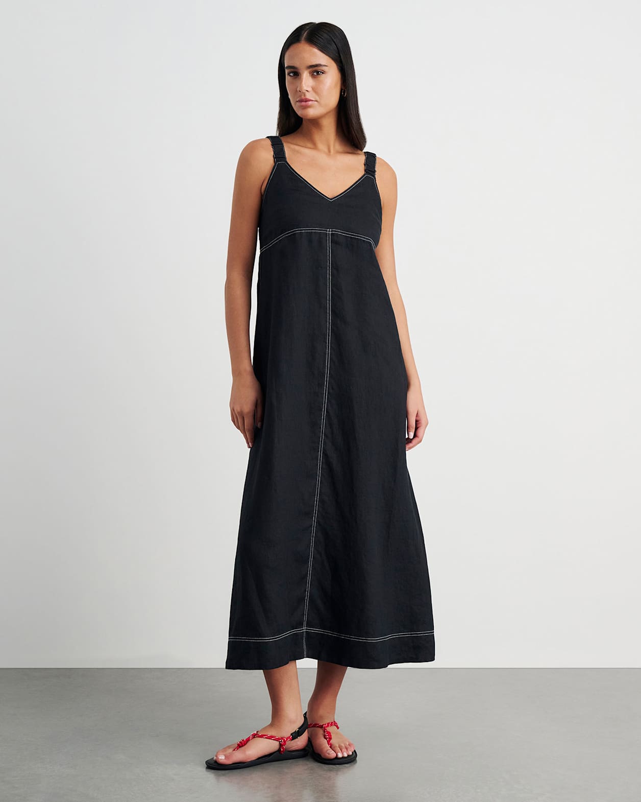 Sara Linen Midi Dress in BLACK