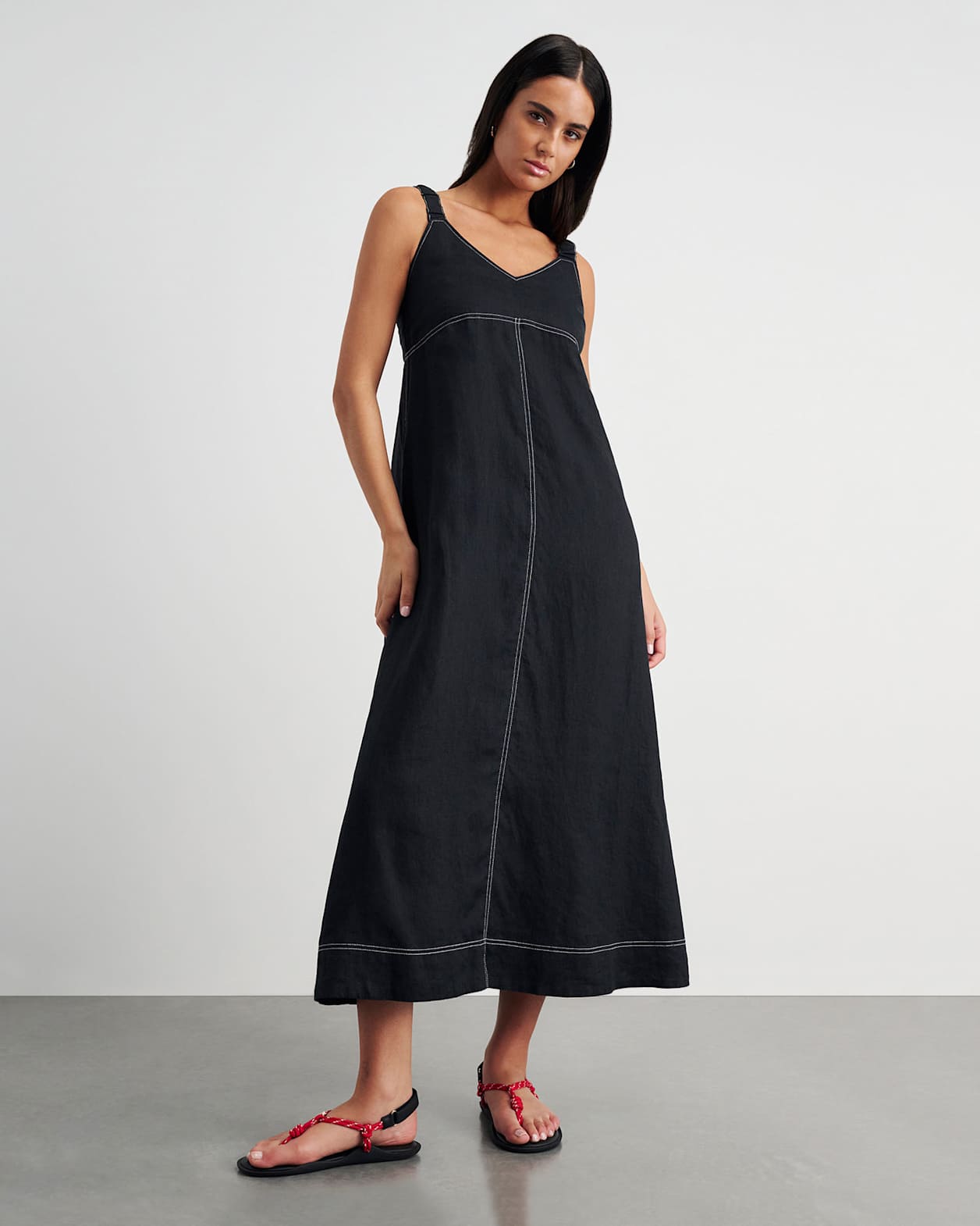 Sara Linen Midi Dress in BLACK
