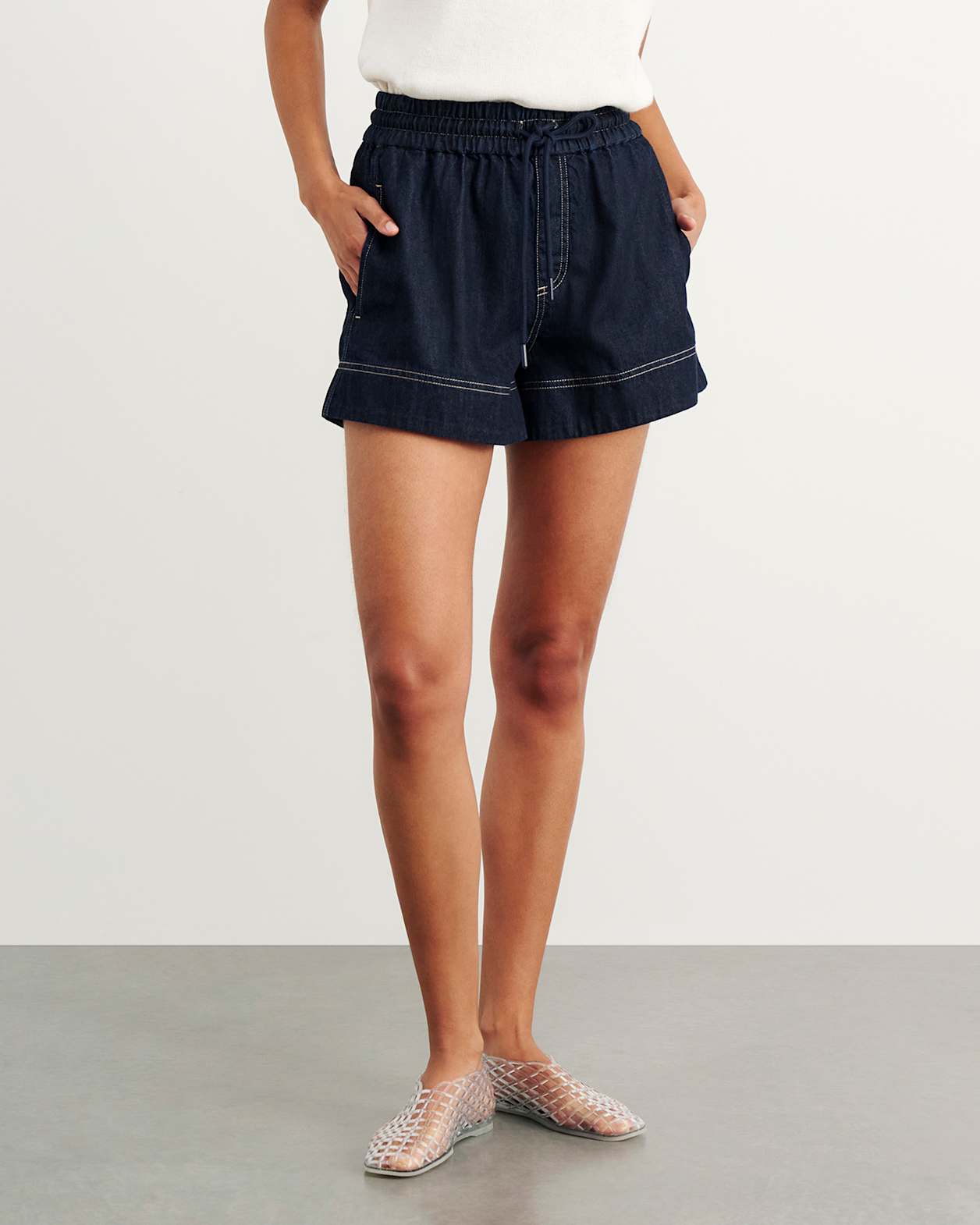 Loe Denim Pull On Short in RAW WASH