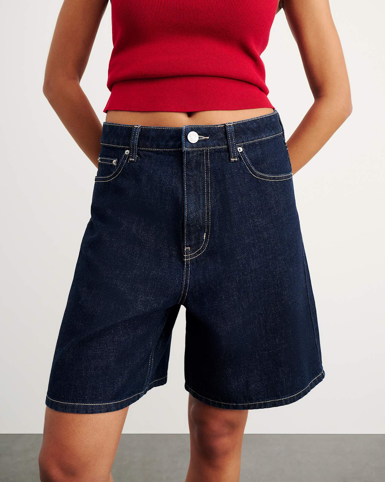 Cora Mid Rise Denim Jort in RAW WASH