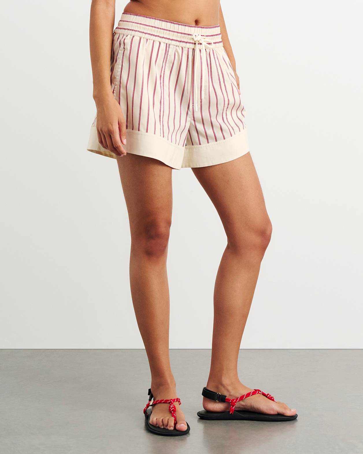 Gigi Poplin Pull On Short in RED/WHITE