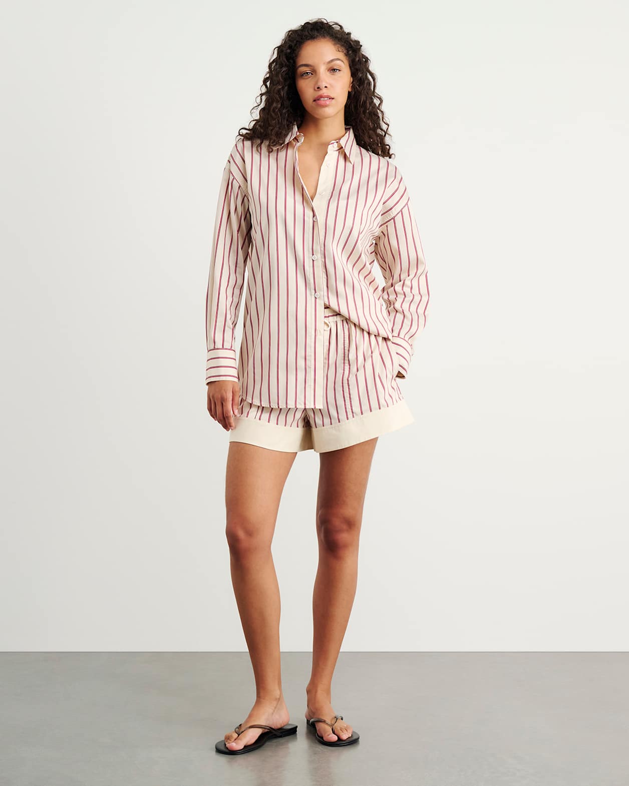 Gigi Poplin Pull On Short in RED/WHITE