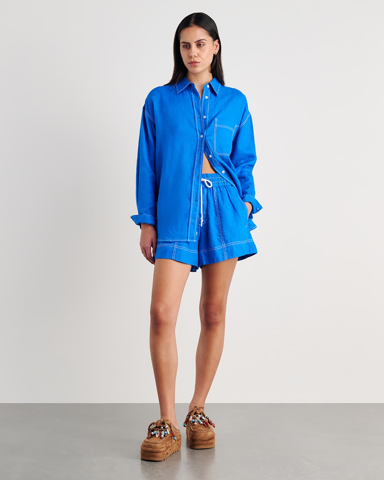 Gigi Linen Pull On Short in BRIGHT BLUE